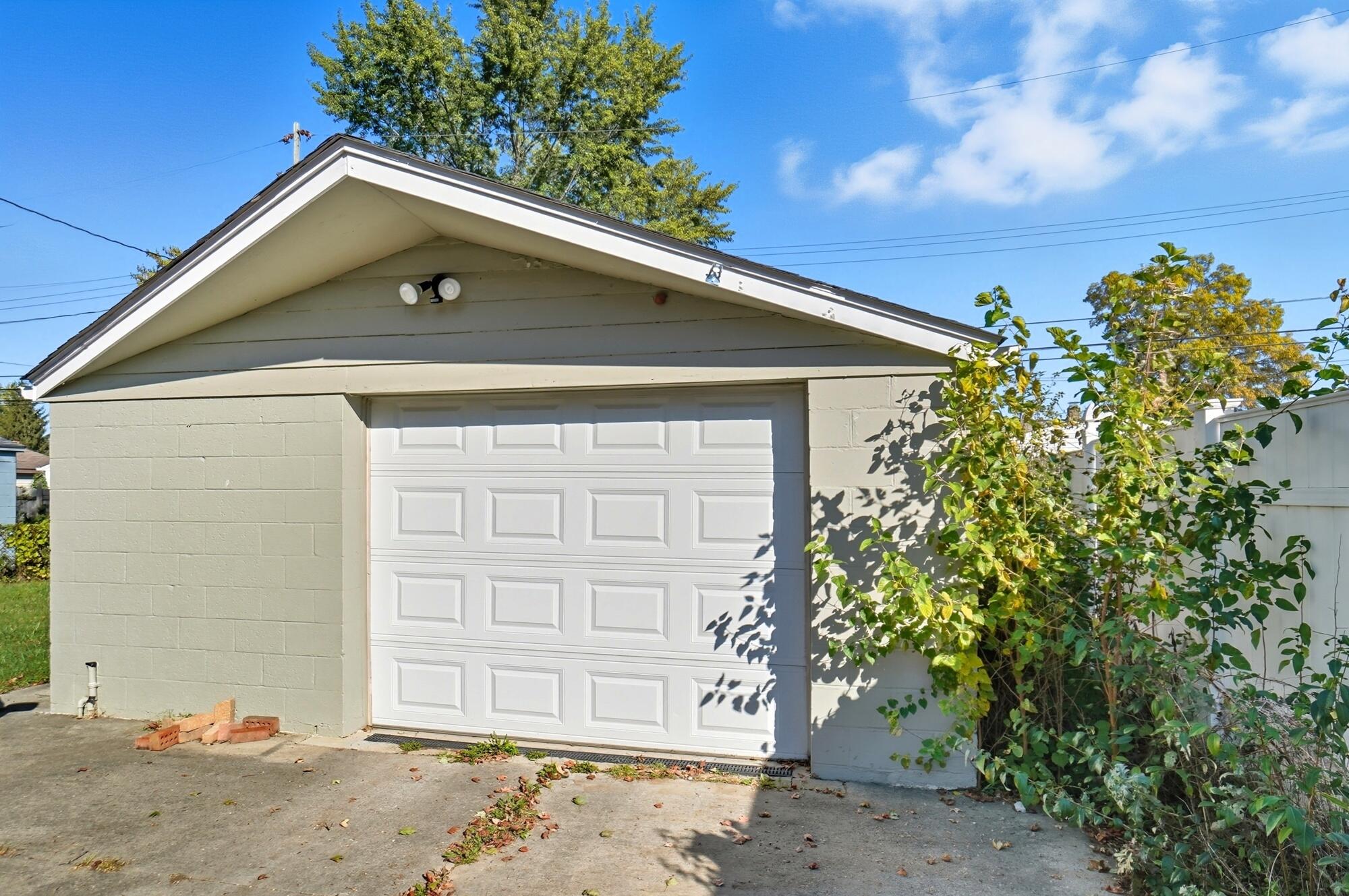 4284 Beechgrove Drive, Grove City, Ohio 43123