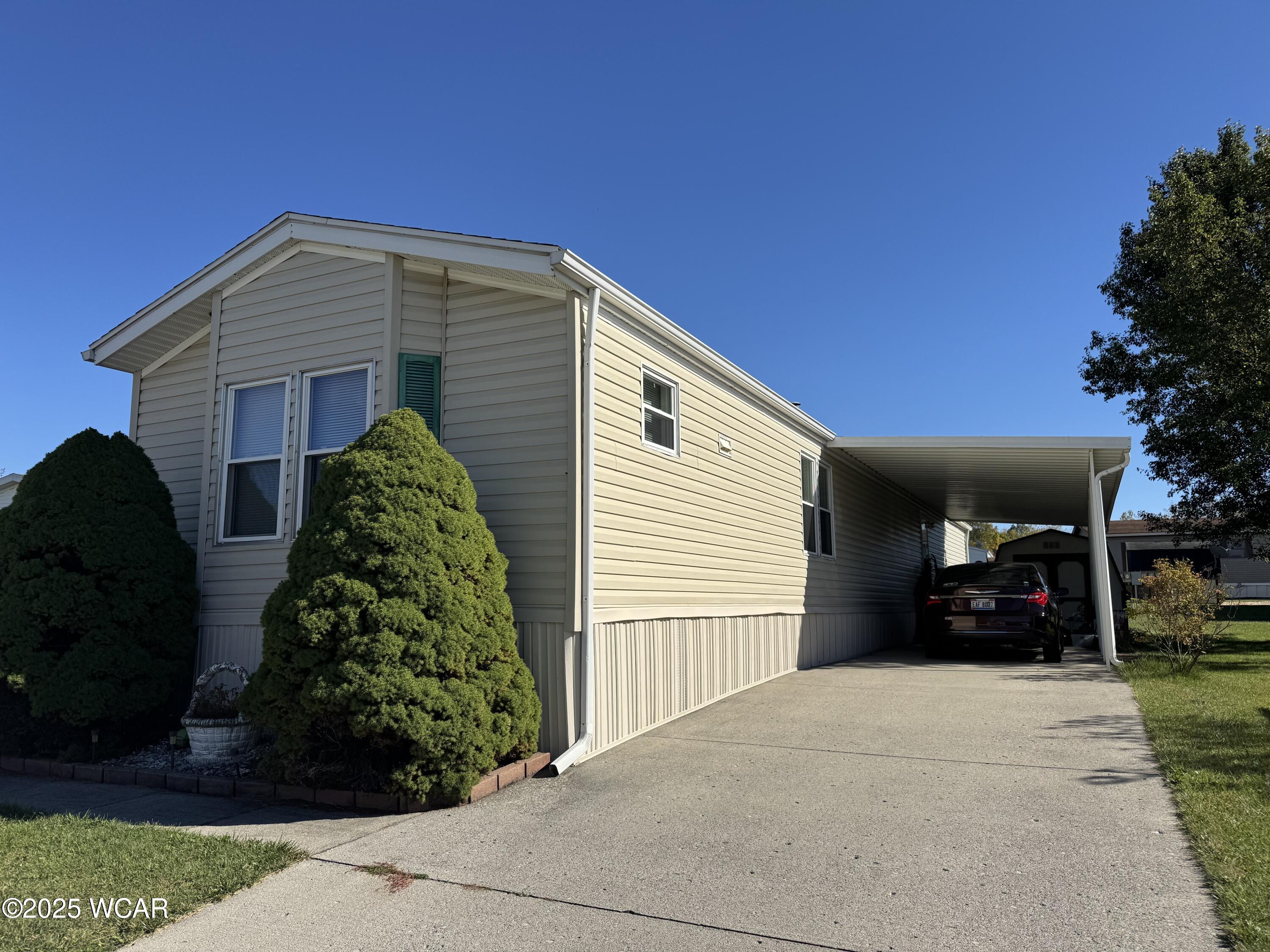 222 Pinewood Circle, Lima, Ohio