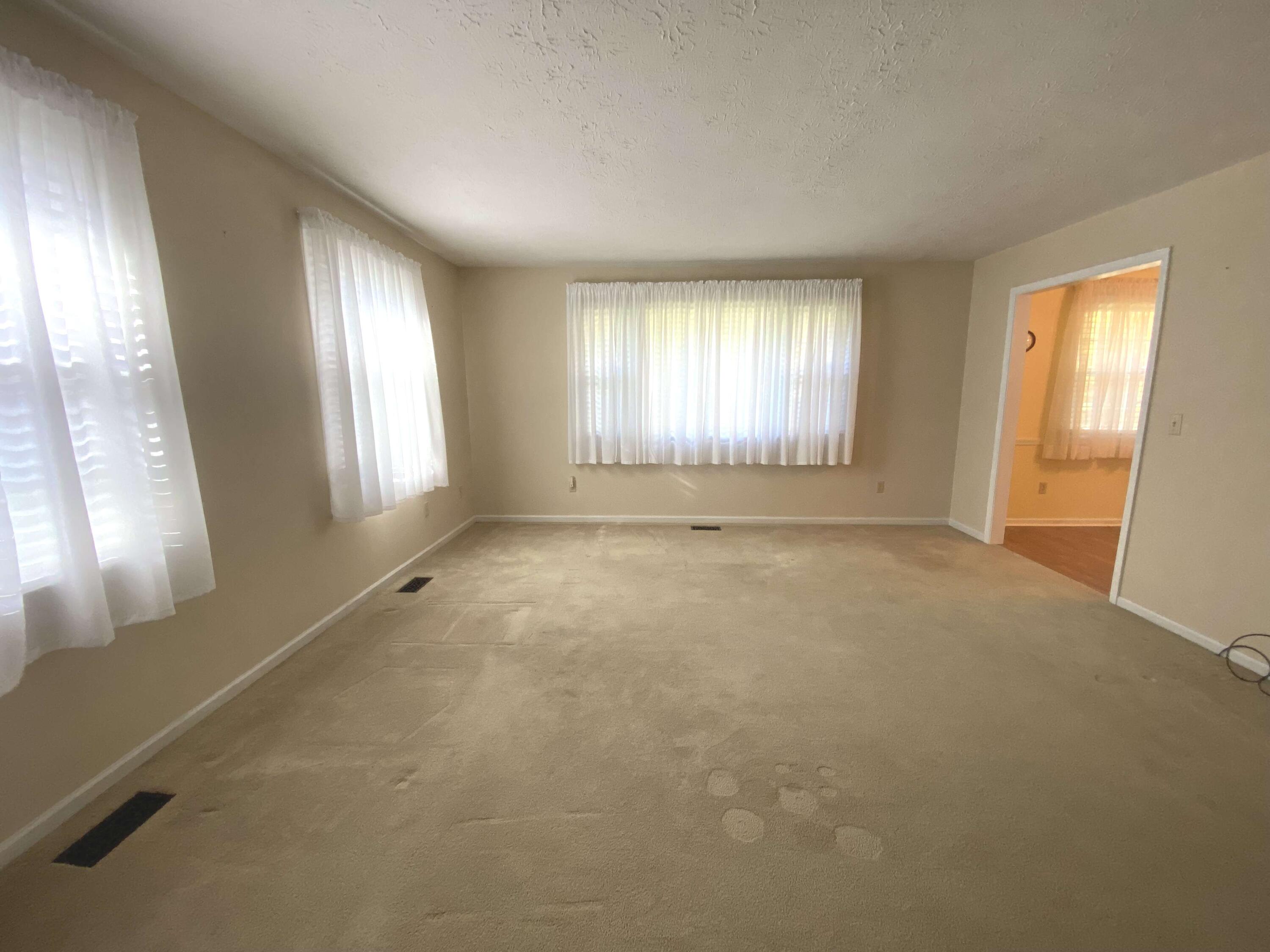 1811 Greenbriar Drive, Troy, Ohio 45373