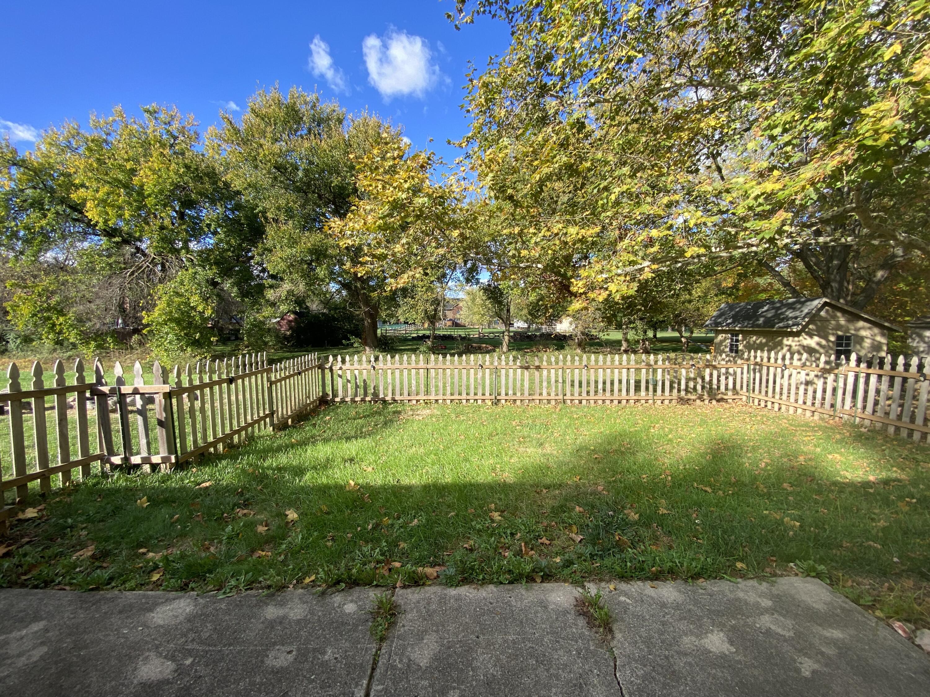 1811 Greenbriar Drive, Troy, Ohio 45373