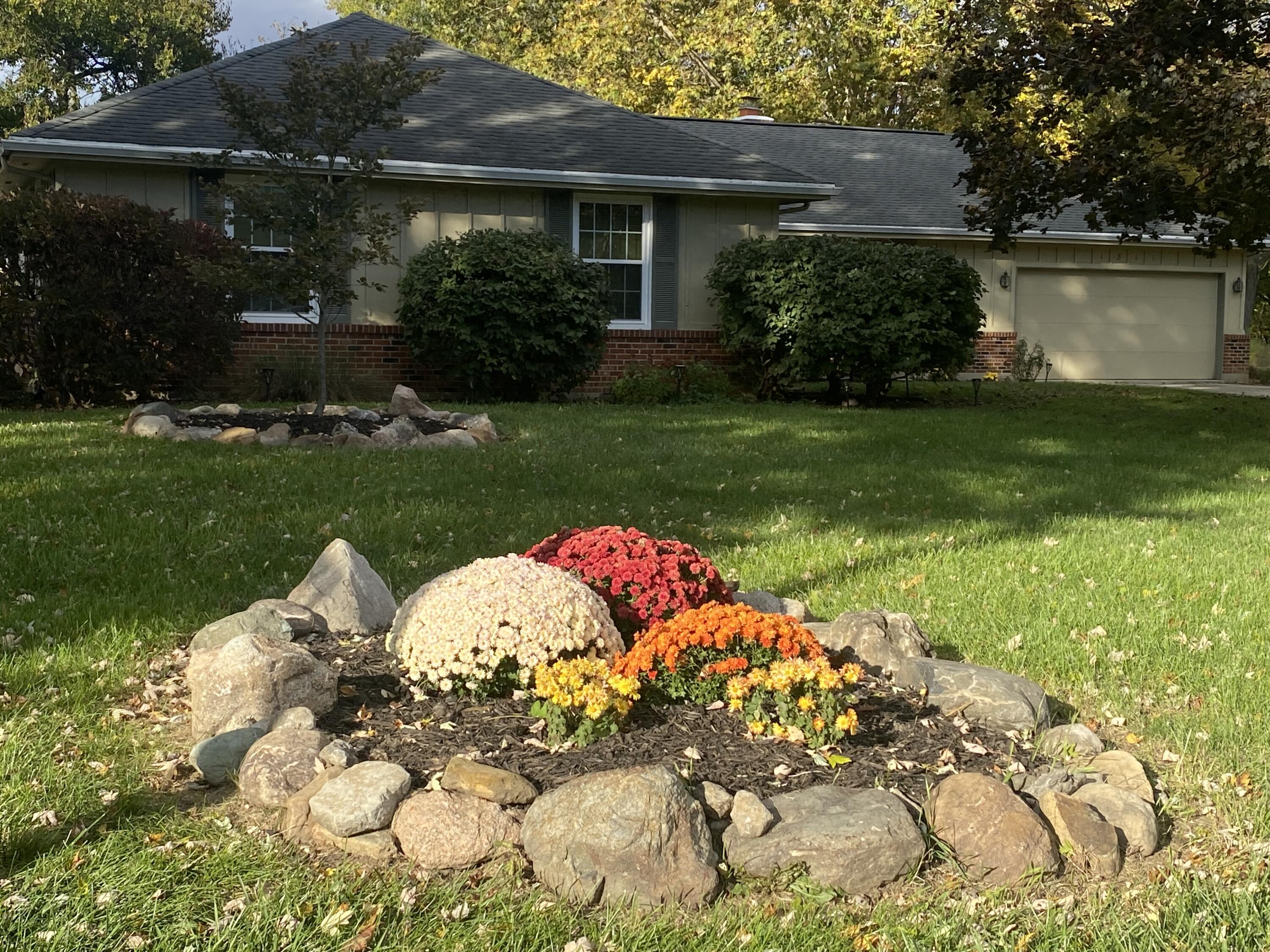 1811 Greenbriar Drive, Troy, Ohio 45373