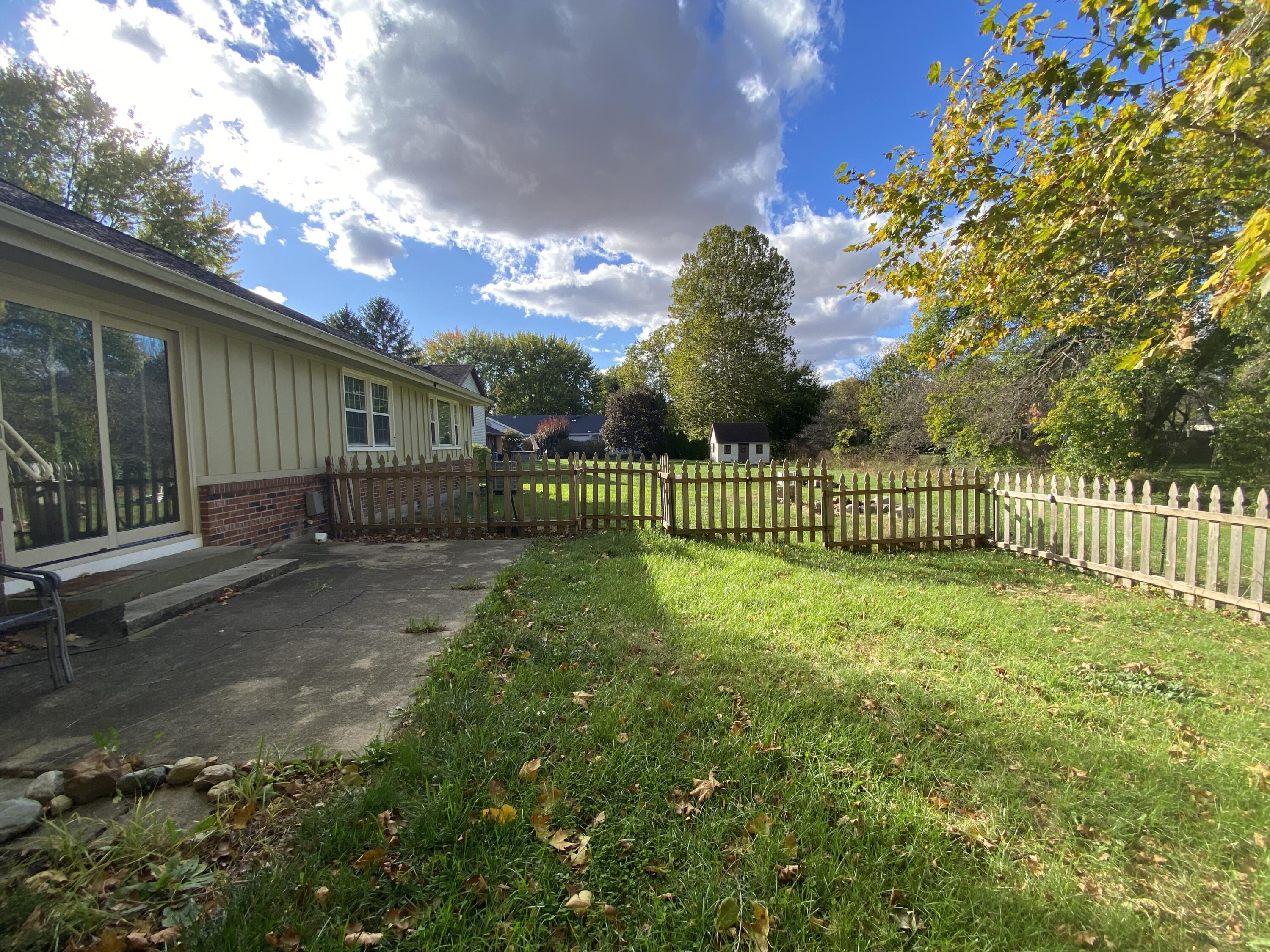 1811 Greenbriar Drive, Troy, Ohio 45373