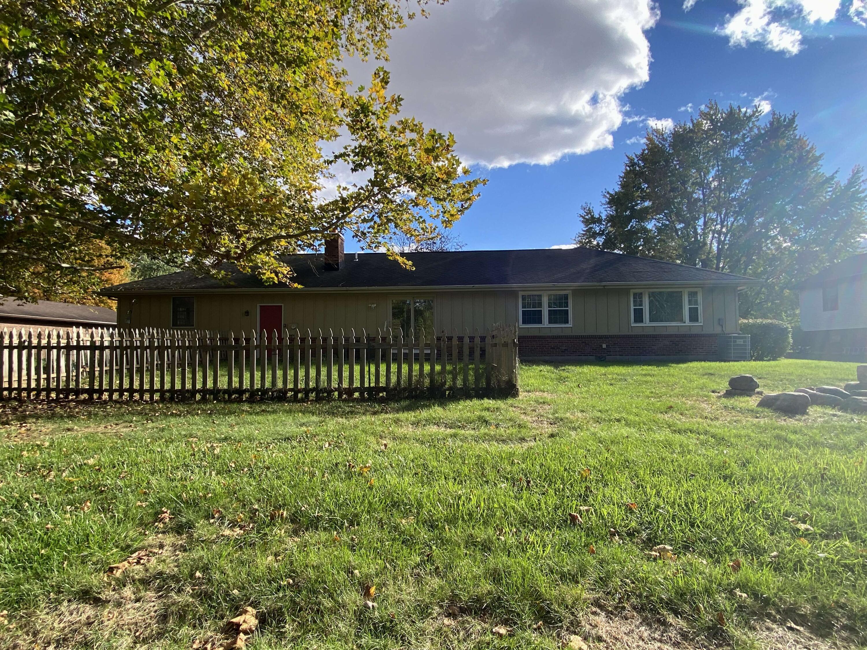 1811 Greenbriar Drive, Troy, Ohio 45373