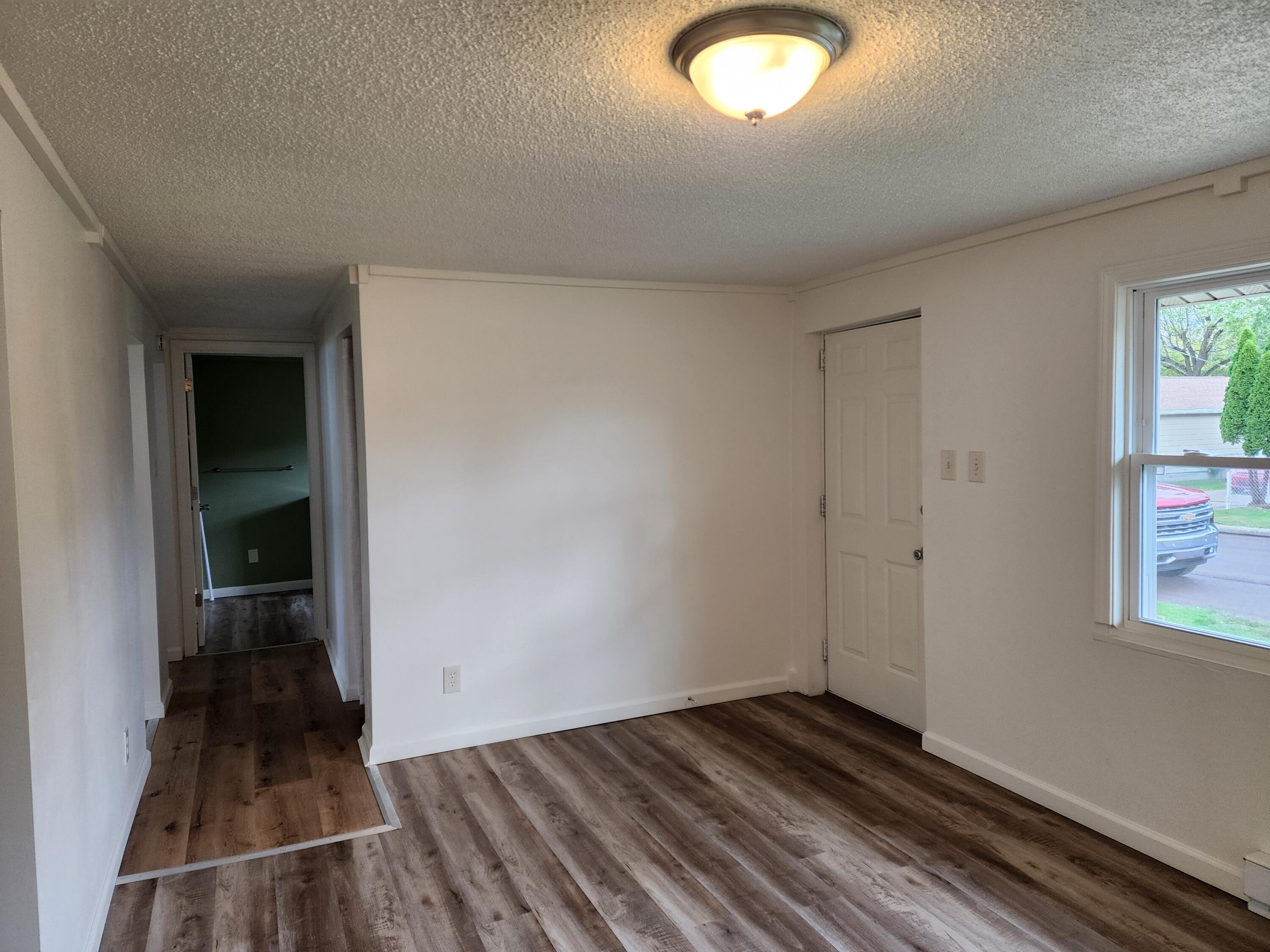 6 Stewart Avenue, London, Ohio 43140