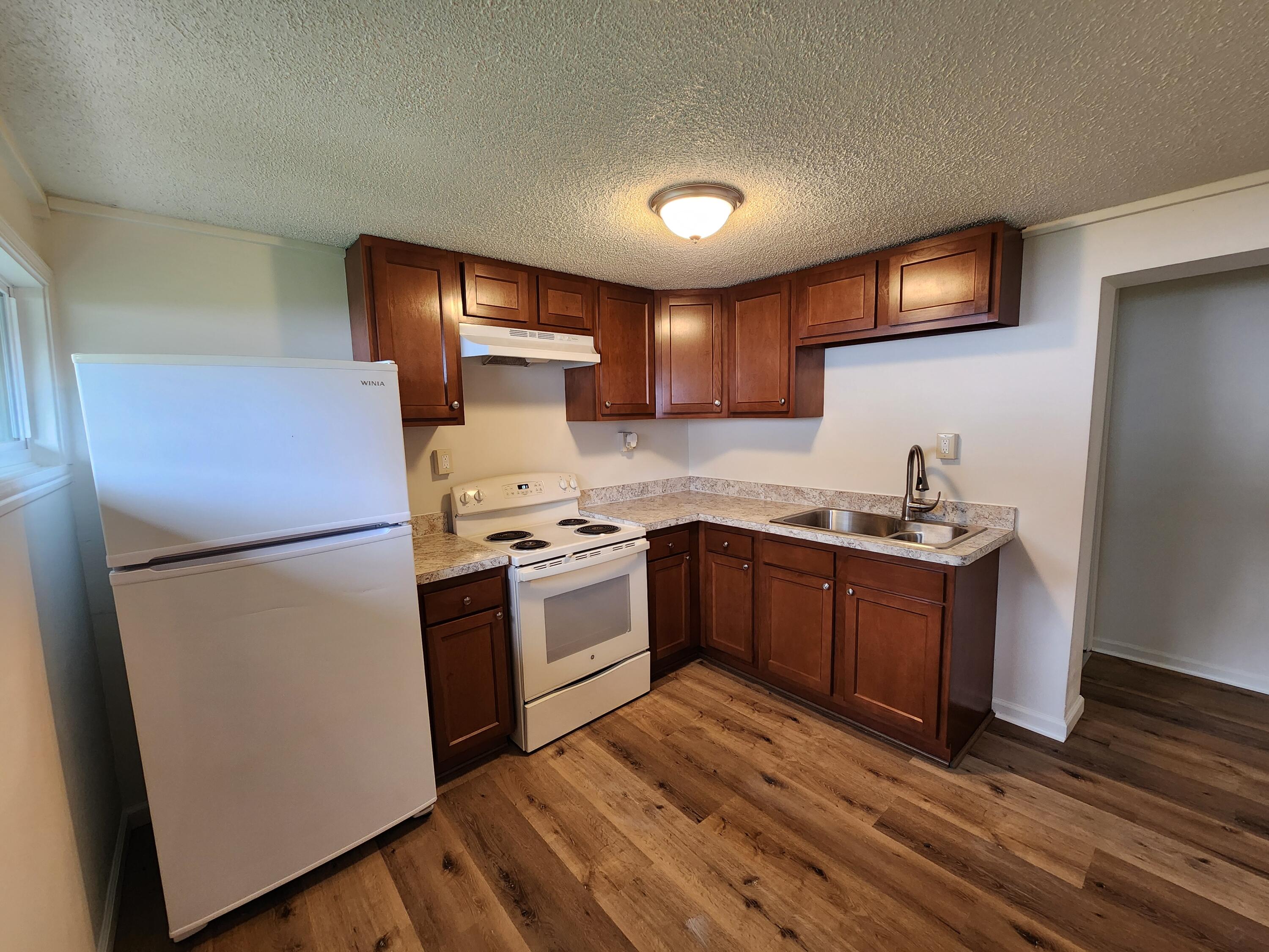 6 Stewart Avenue, London, Ohio 43140