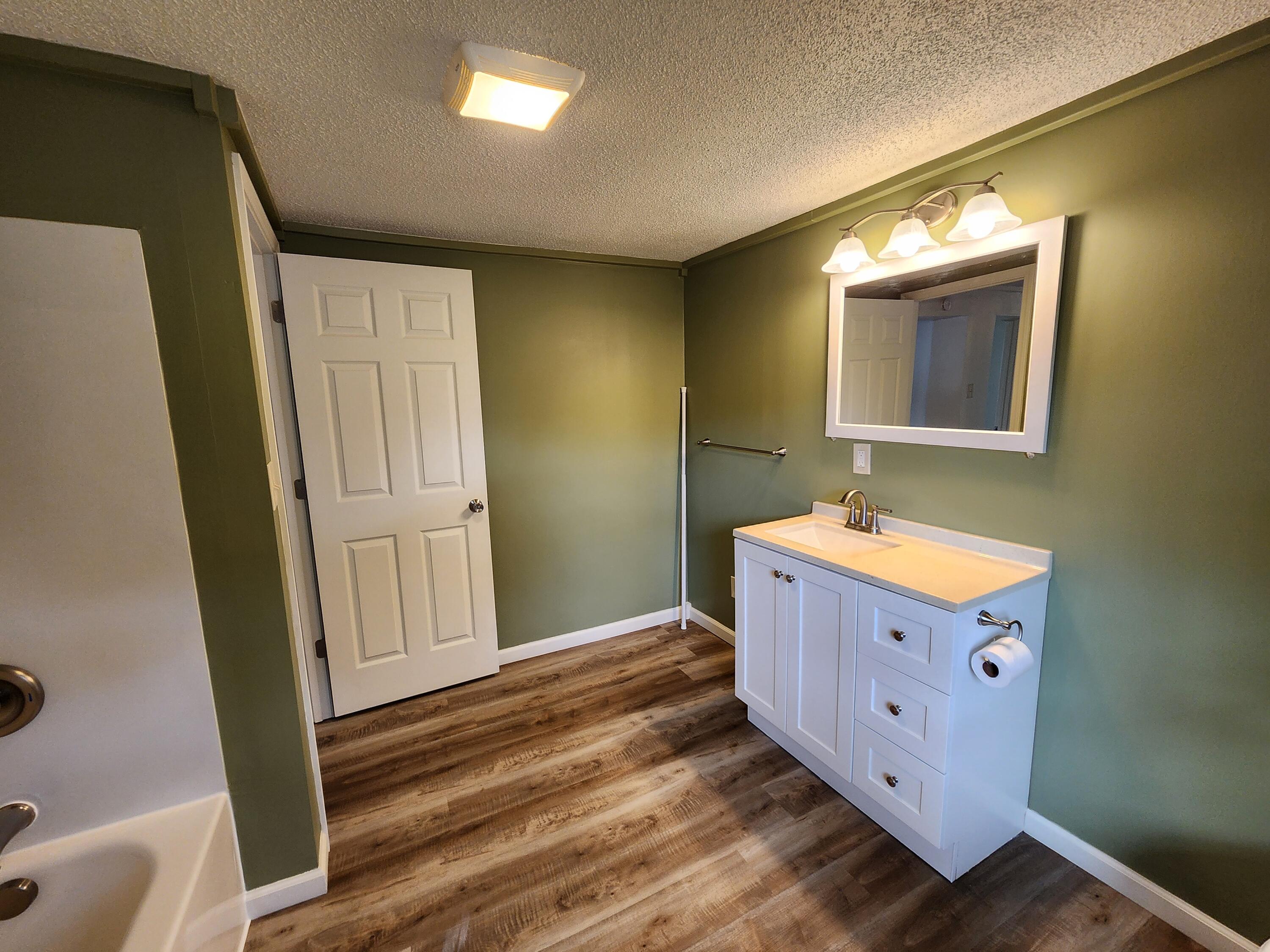 6 Stewart Avenue, London, Ohio 43140