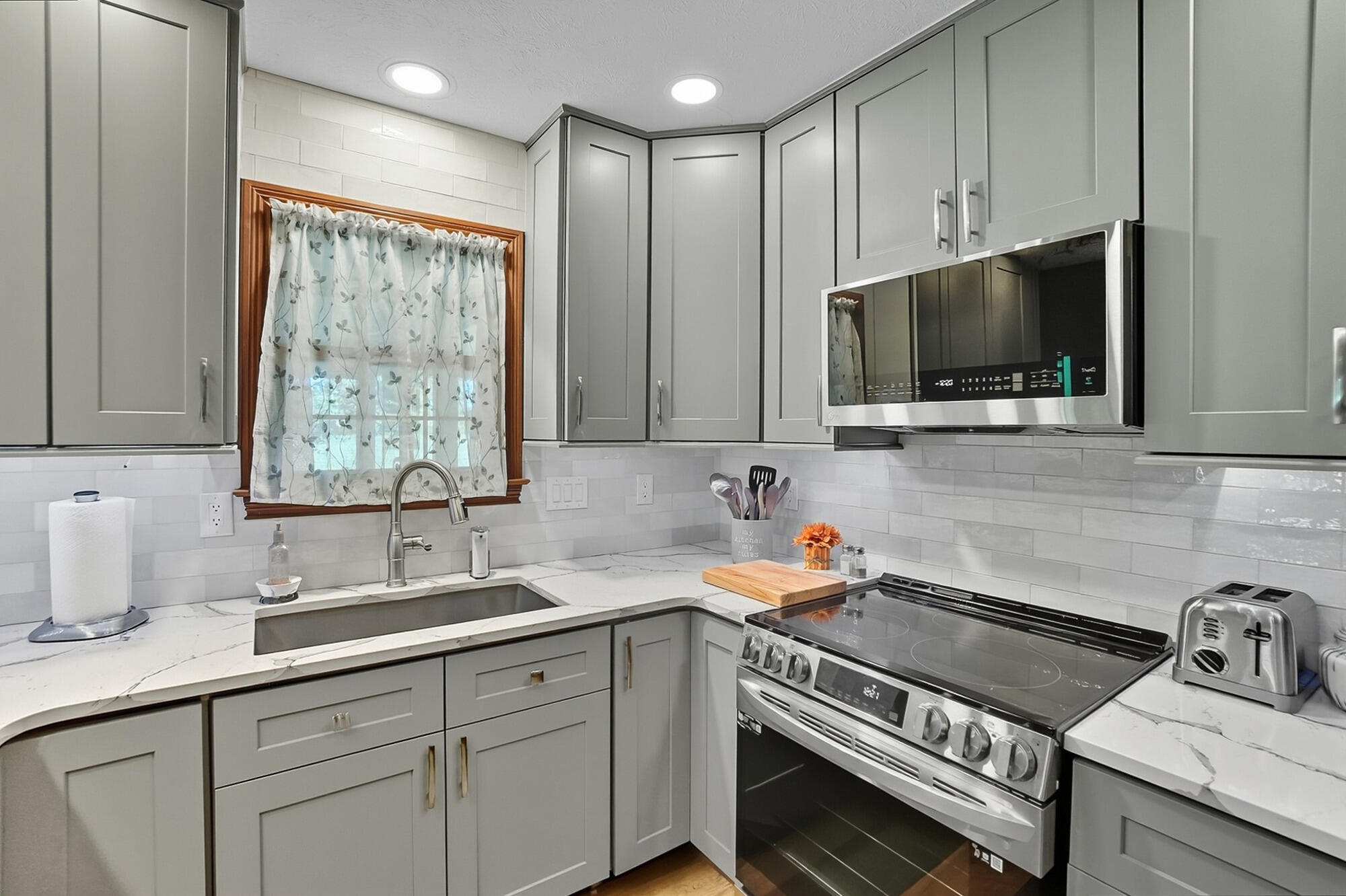 1888 Birchwood Court, Springfield, Ohio 45502