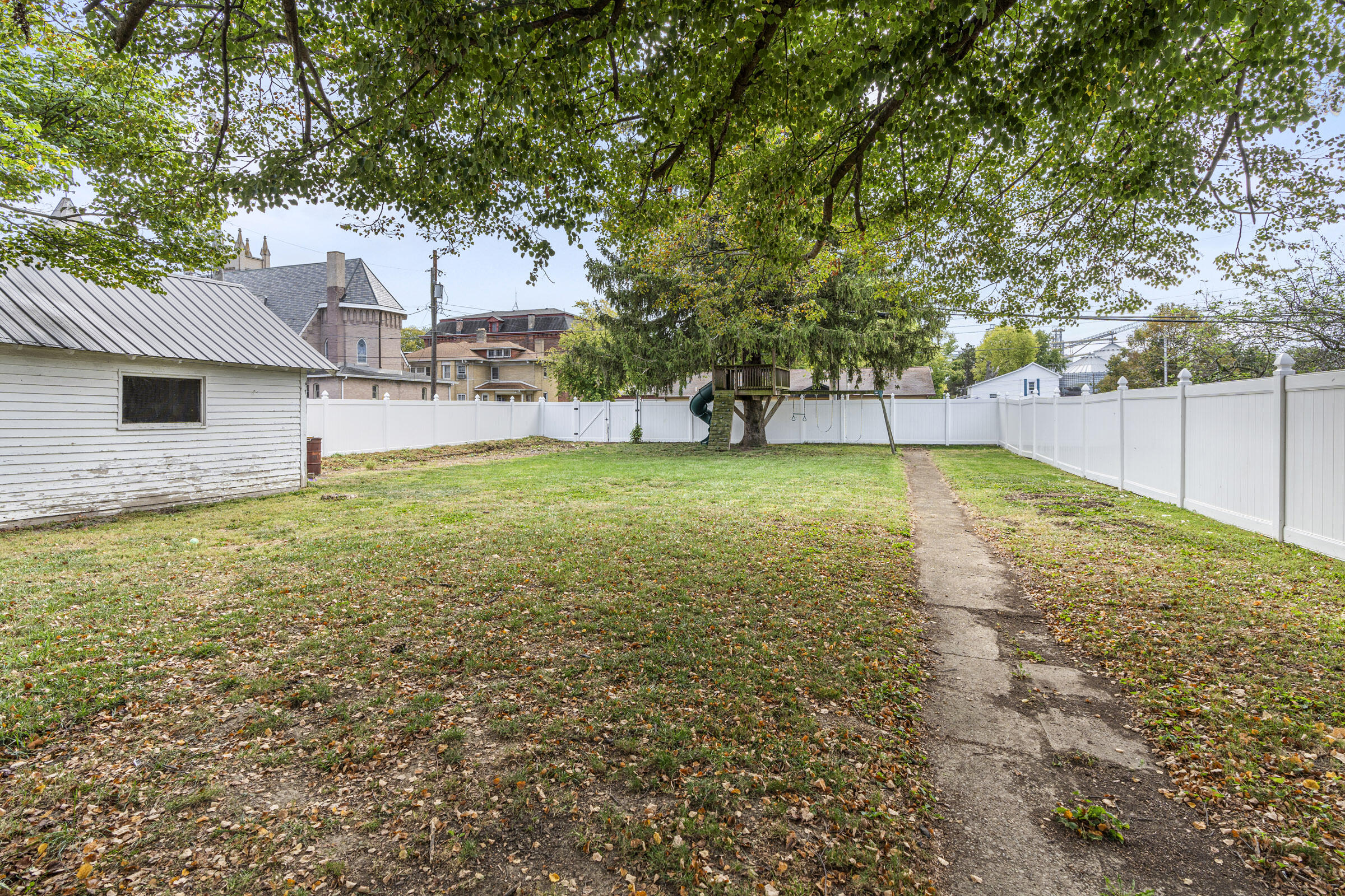 15 Jamestown Street, South Charleston, Ohio 45368