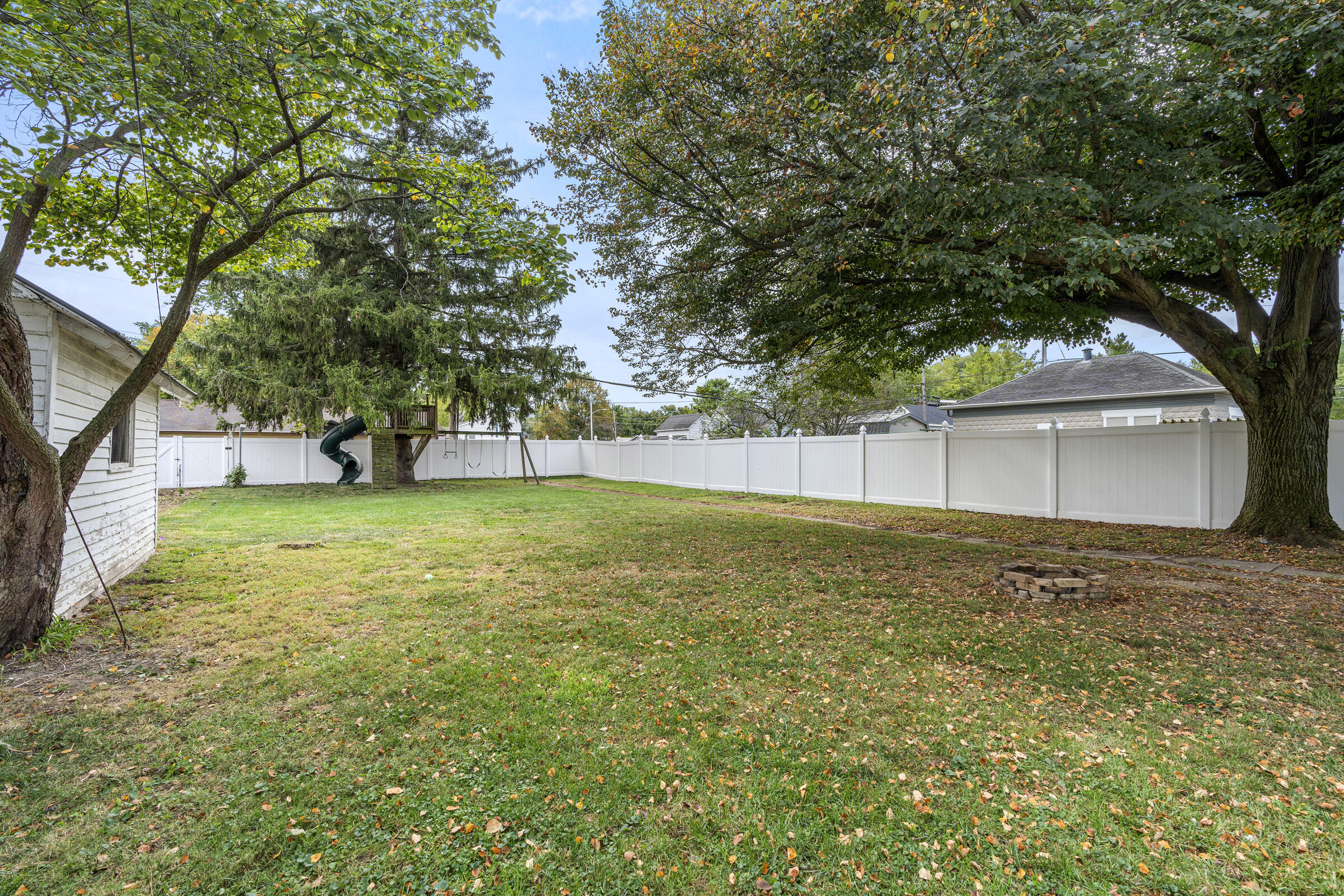 15 Jamestown Street, South Charleston, Ohio 45368