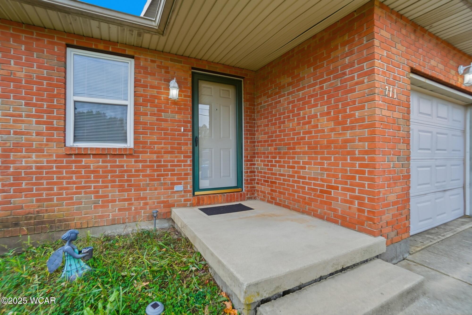 711-713 Country Side Lane, Sidney, Ohio