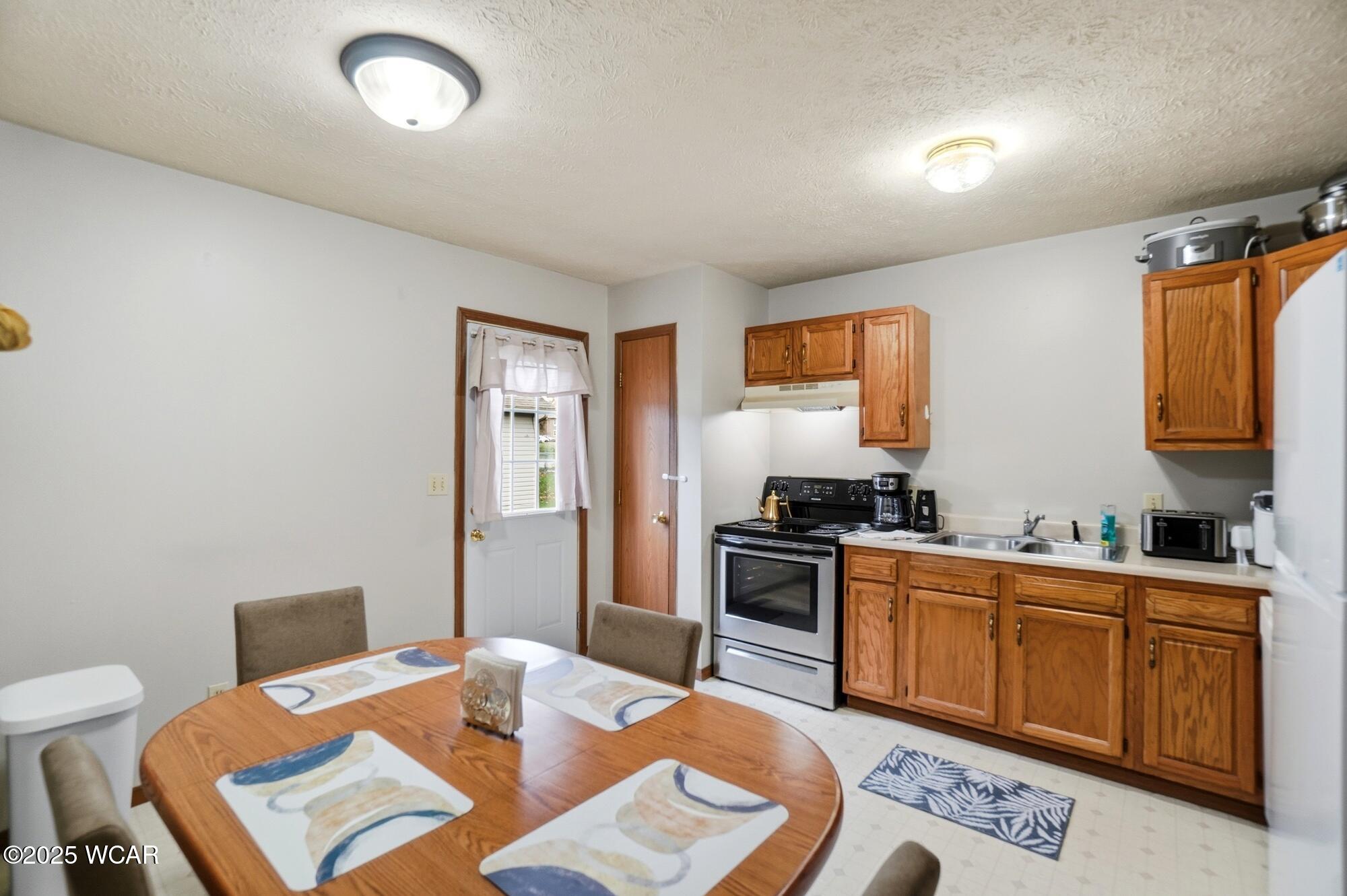711-713 Country Side Lane, Sidney, Ohio