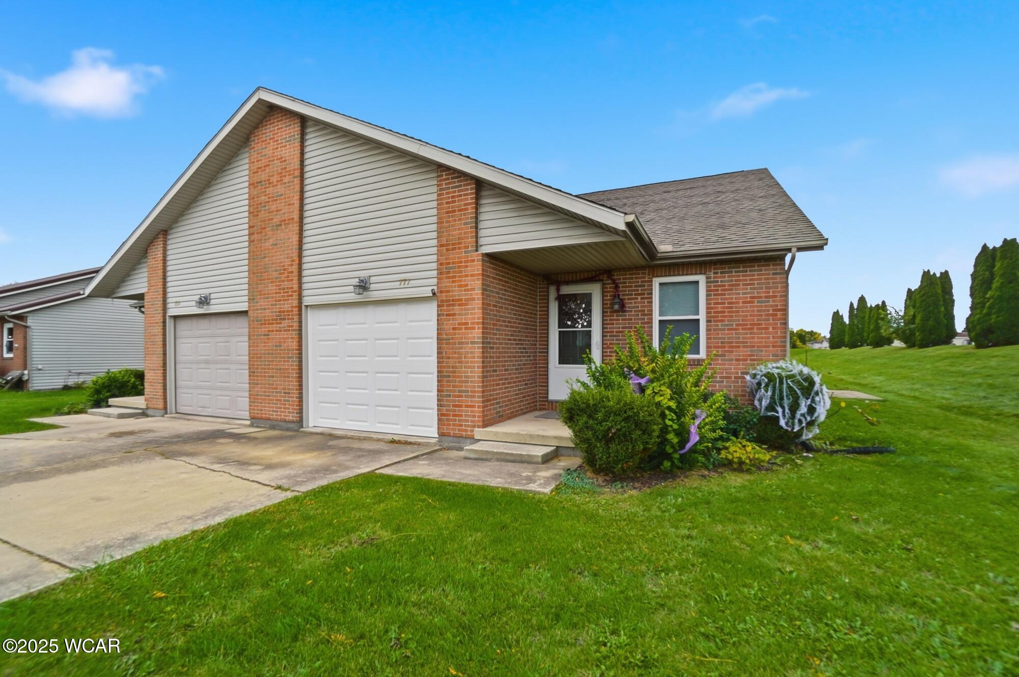 775-777 Country Side Lane, Sidney, Ohio