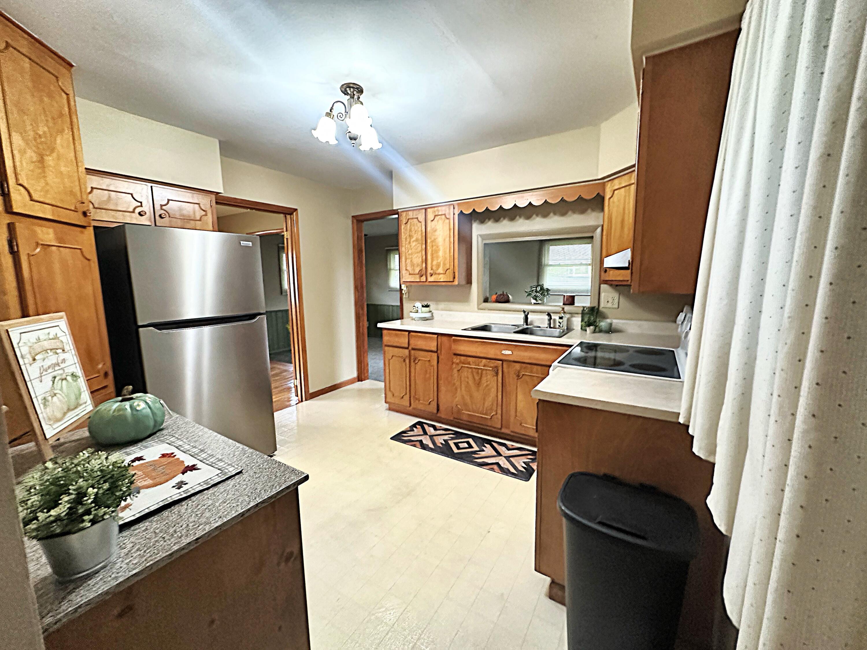 1395 Covent Road, Troy, Ohio 45373