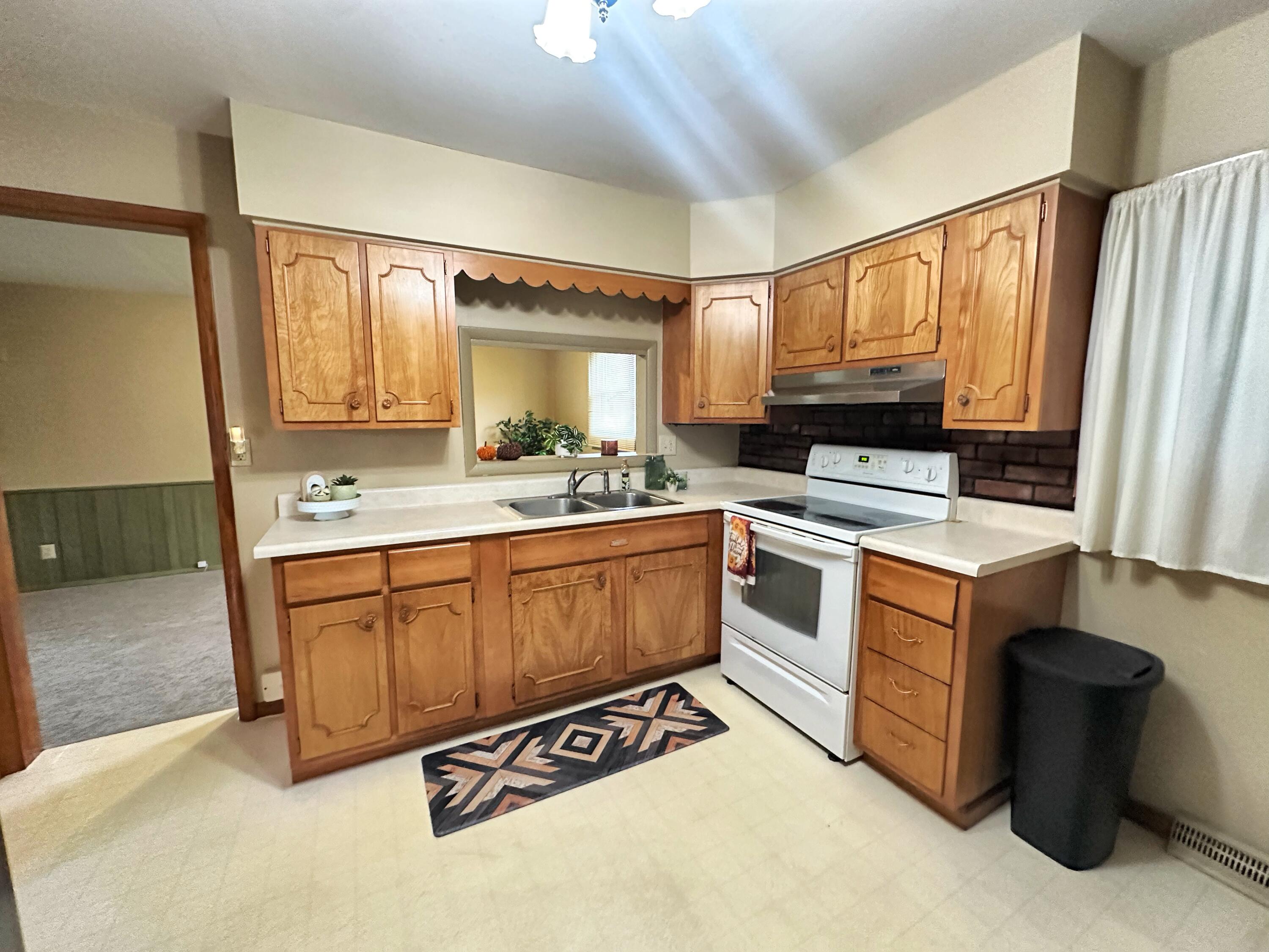 1395 Covent Road, Troy, Ohio 45373