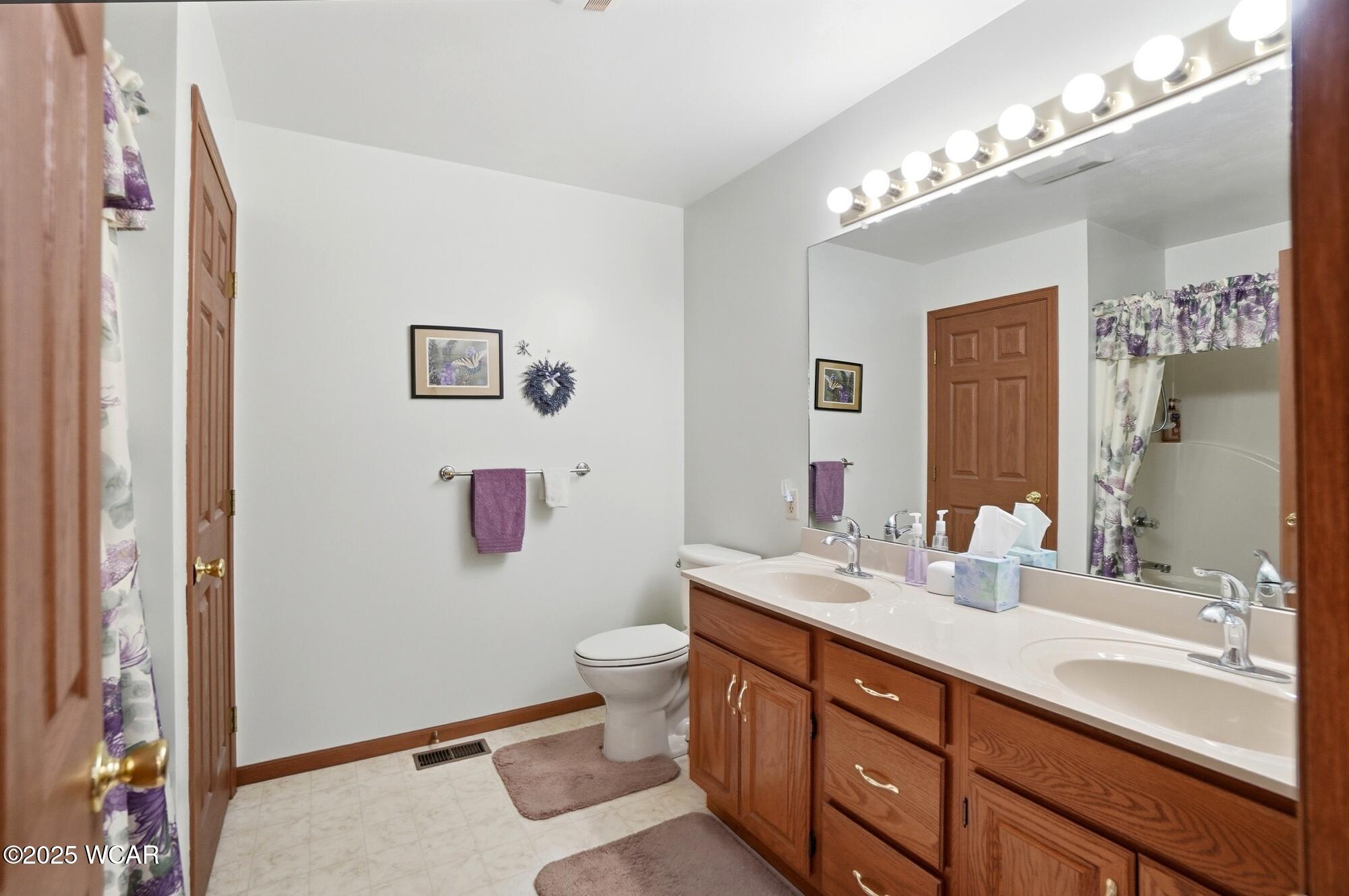 1392 Chancellor Drive, Lima, Ohio