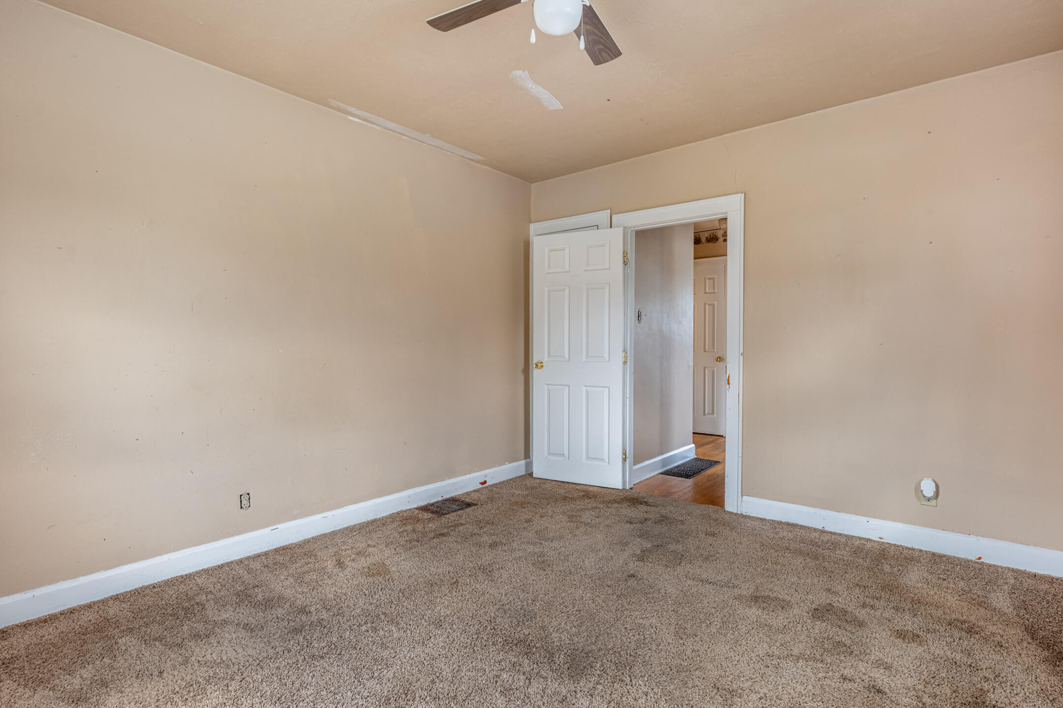 2136 Hillside Avenue, Springfield, Ohio 45503