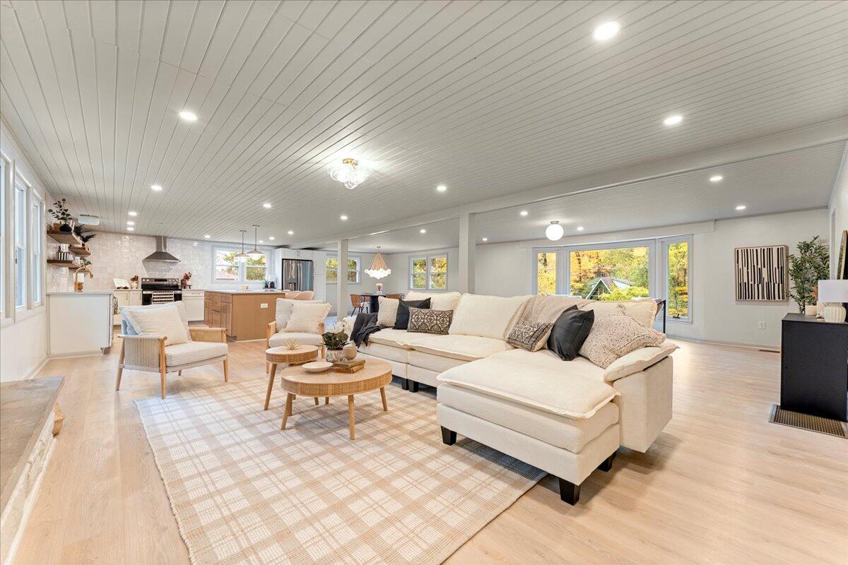 844 White Oak Drive, Springfield, Ohio 45504