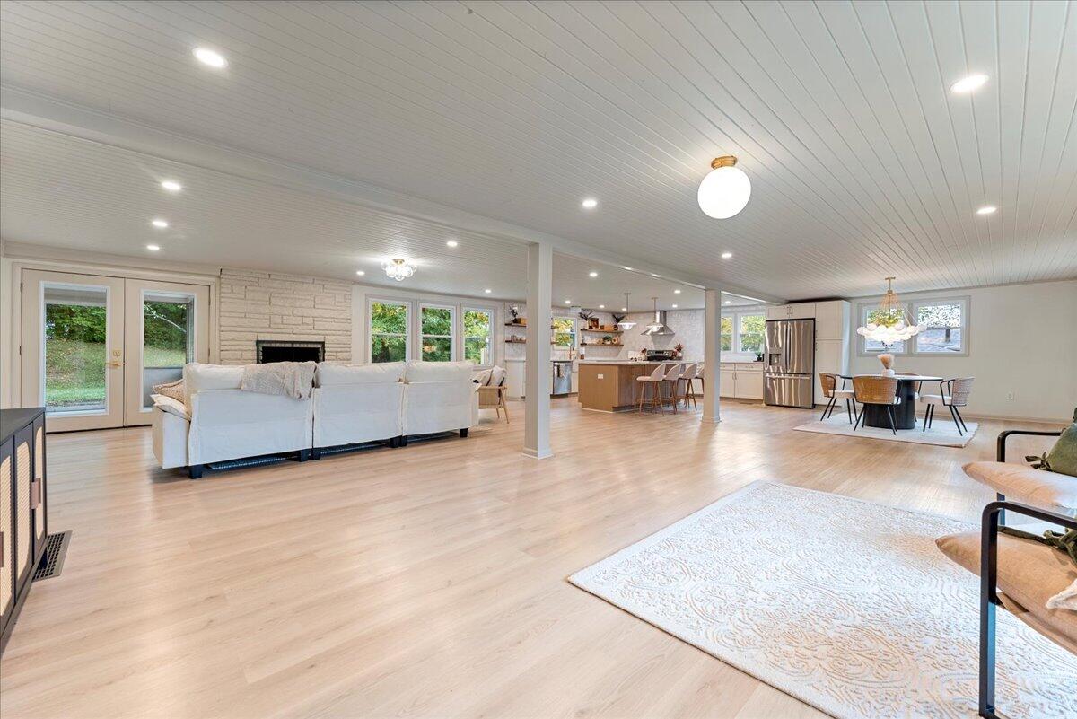 844 White Oak Drive, Springfield, Ohio 45504