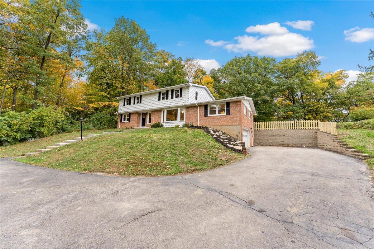 844 White Oak Drive, Springfield, Ohio 45504