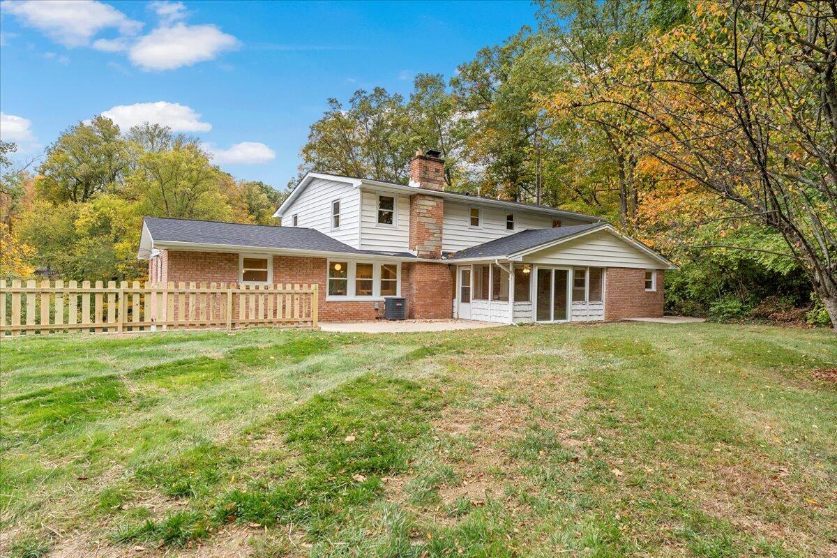 844 White Oak Drive, Springfield, Ohio 45504