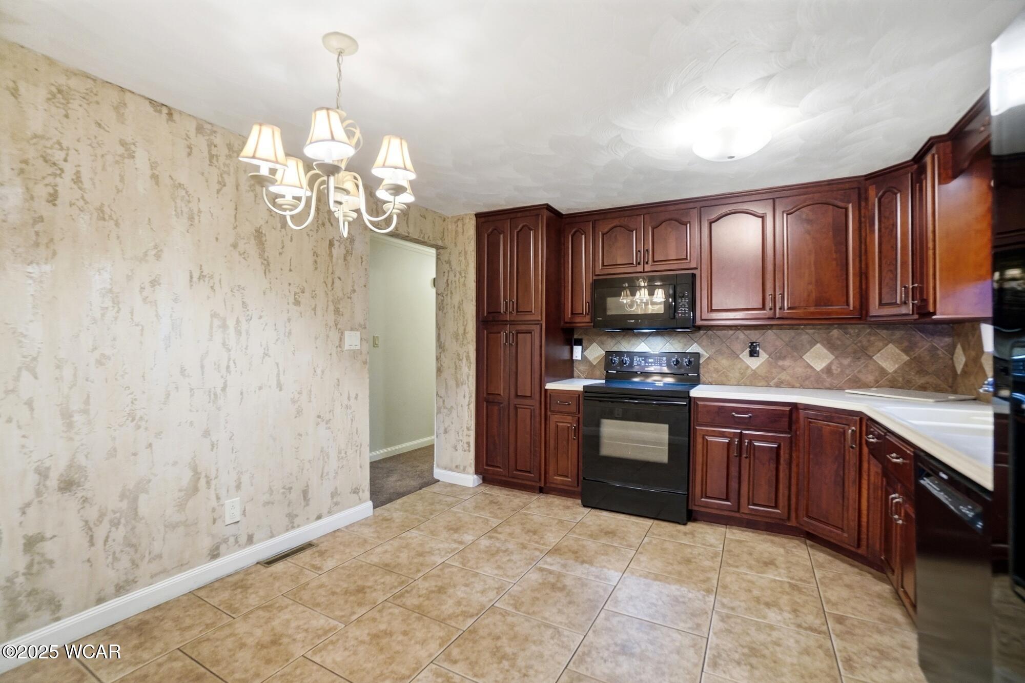 808 Aster Drive, Wapakoneta, Ohio