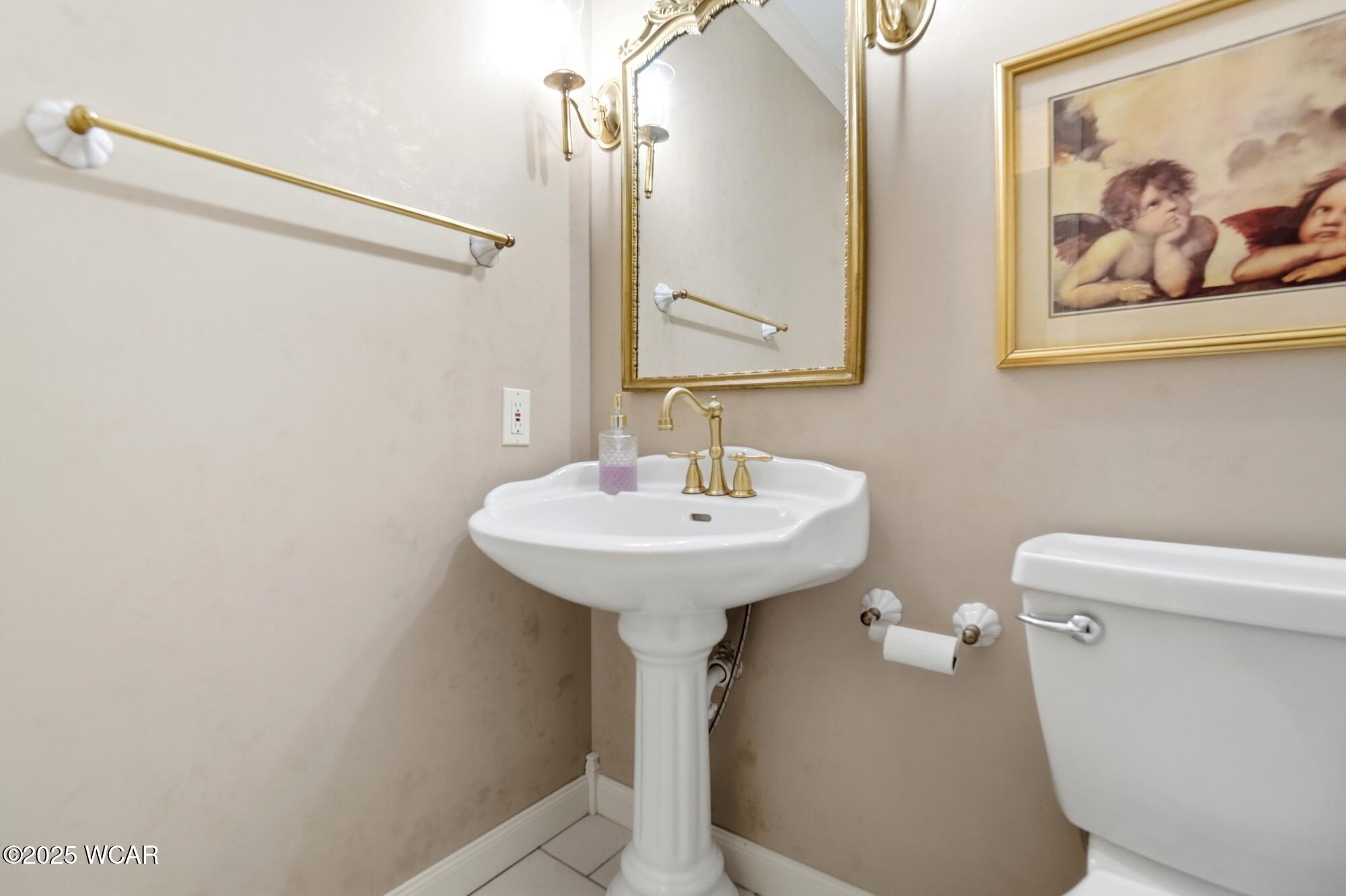 808 Aster Drive, Wapakoneta, Ohio