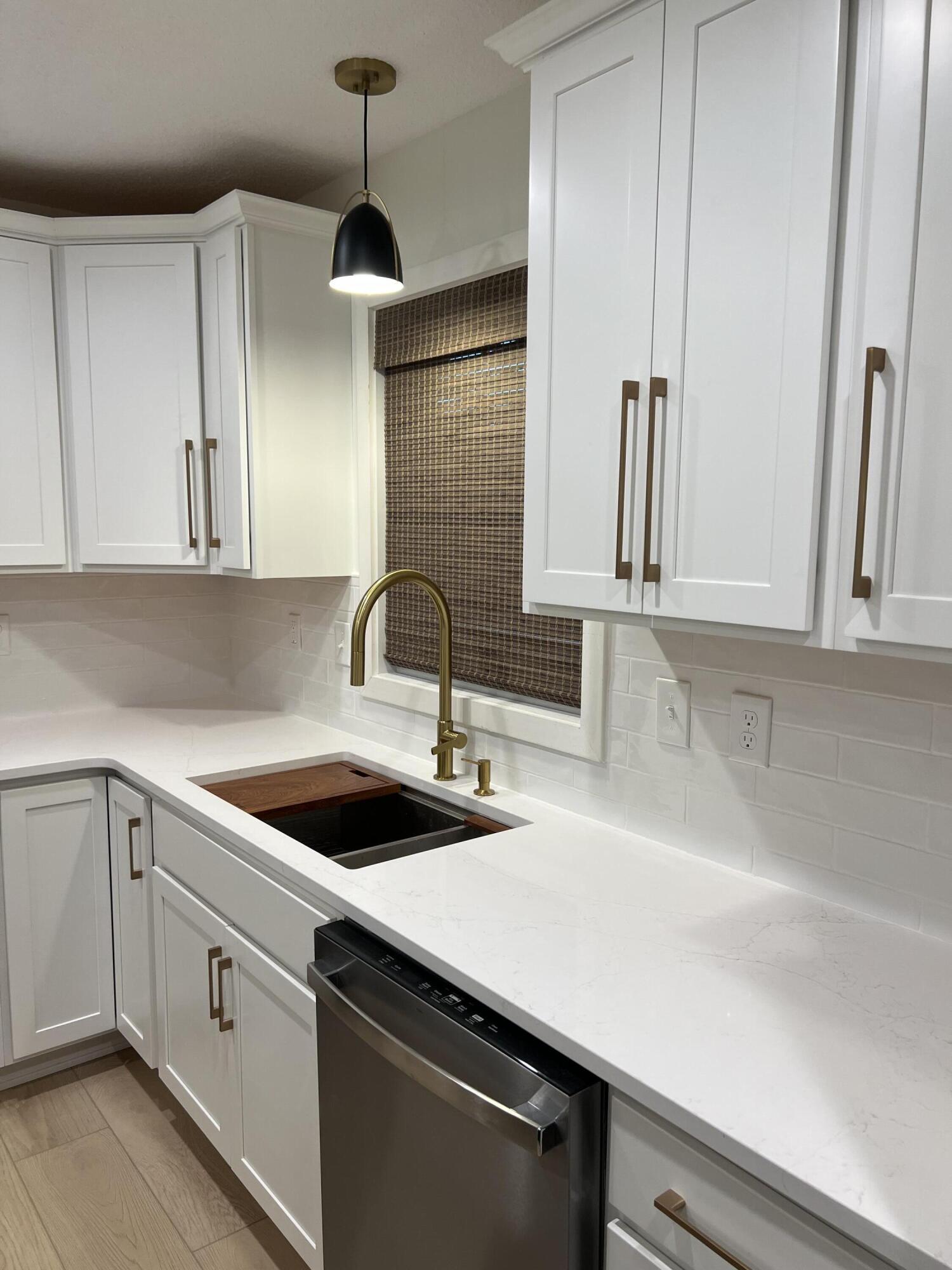 906 Aster Drive, Wapakoneta, Ohio 45895