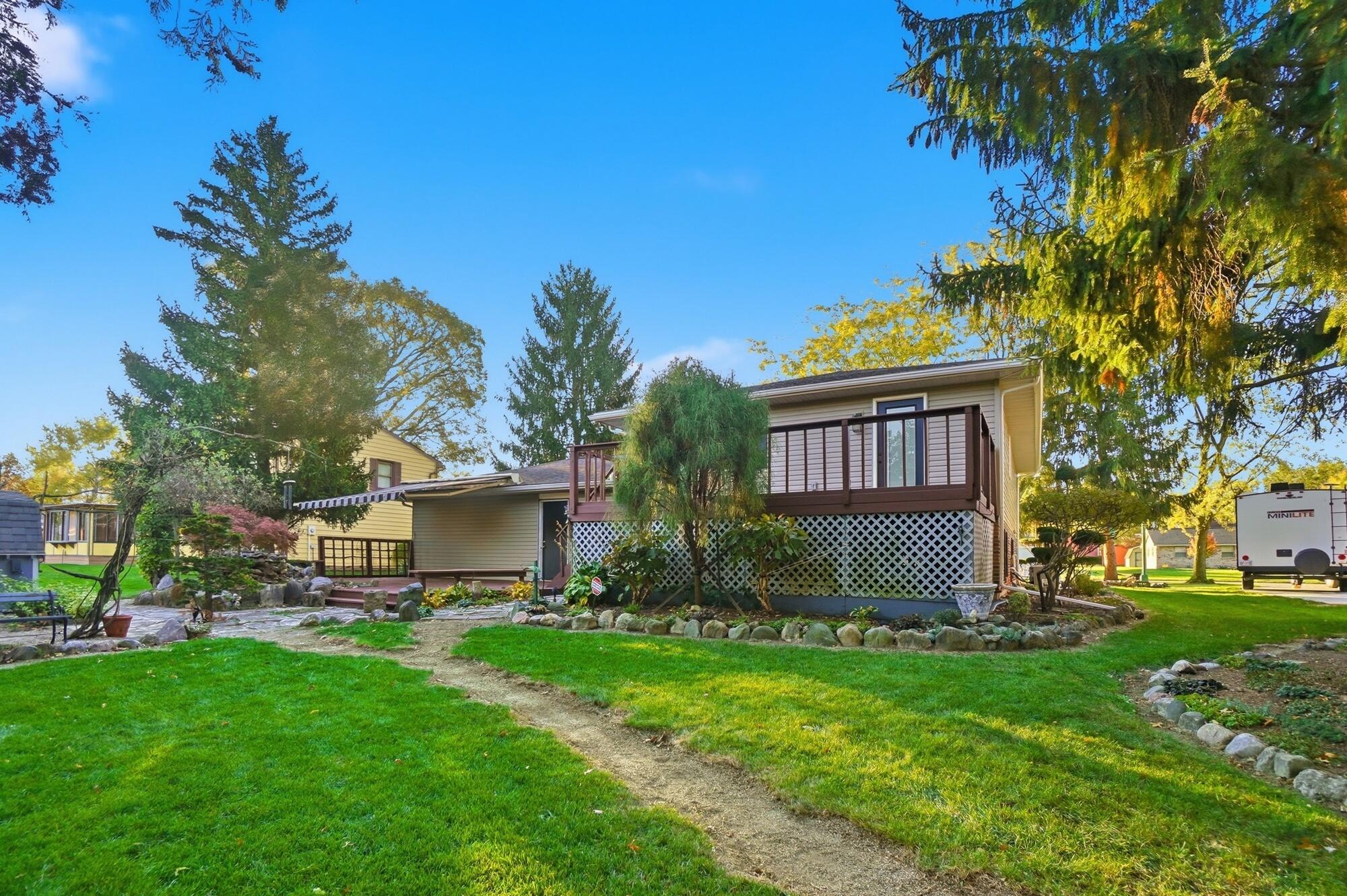 906 Aster Drive, Wapakoneta, Ohio 45895