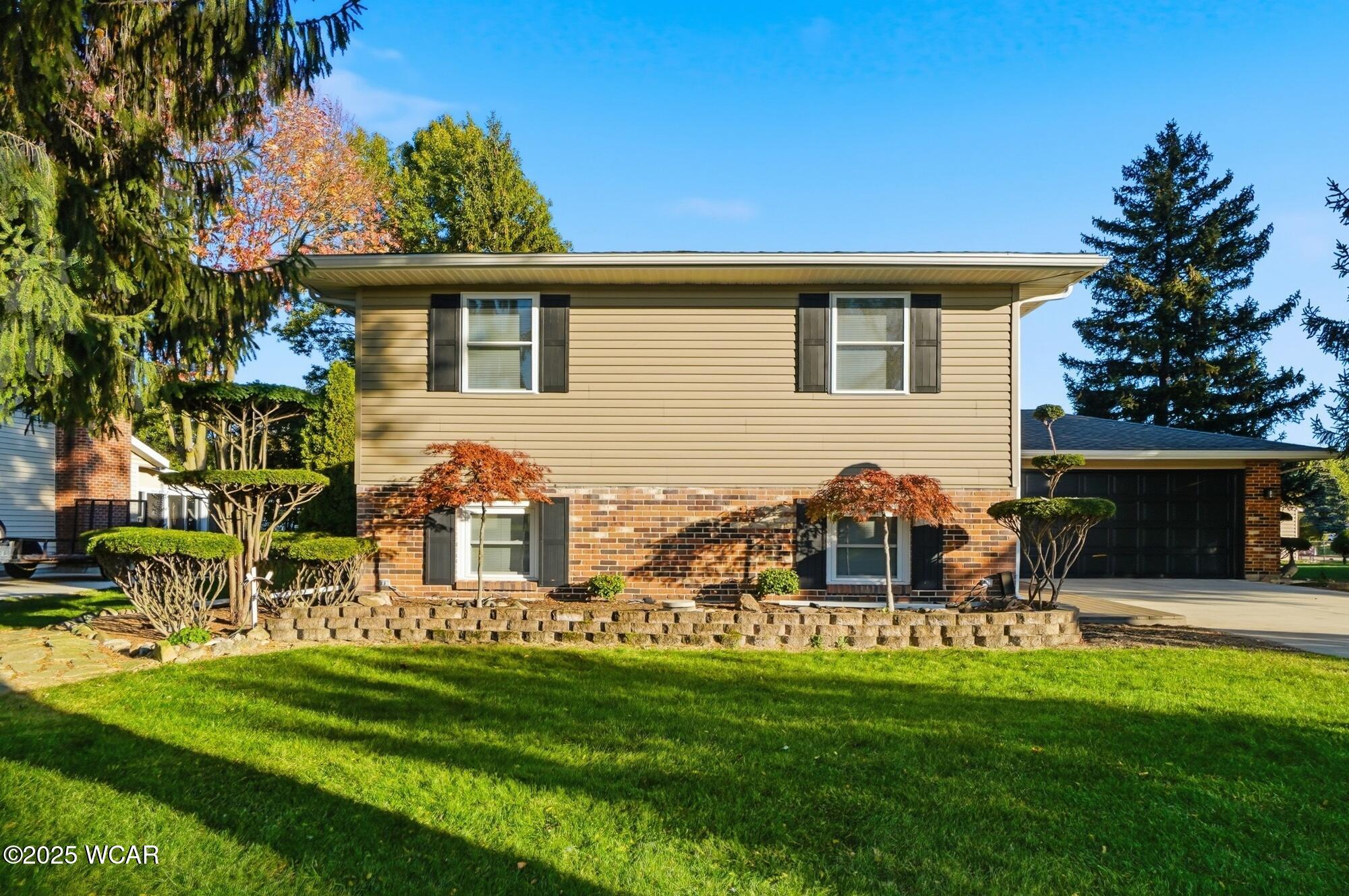 906 Aster Drive, Wapakoneta, Ohio