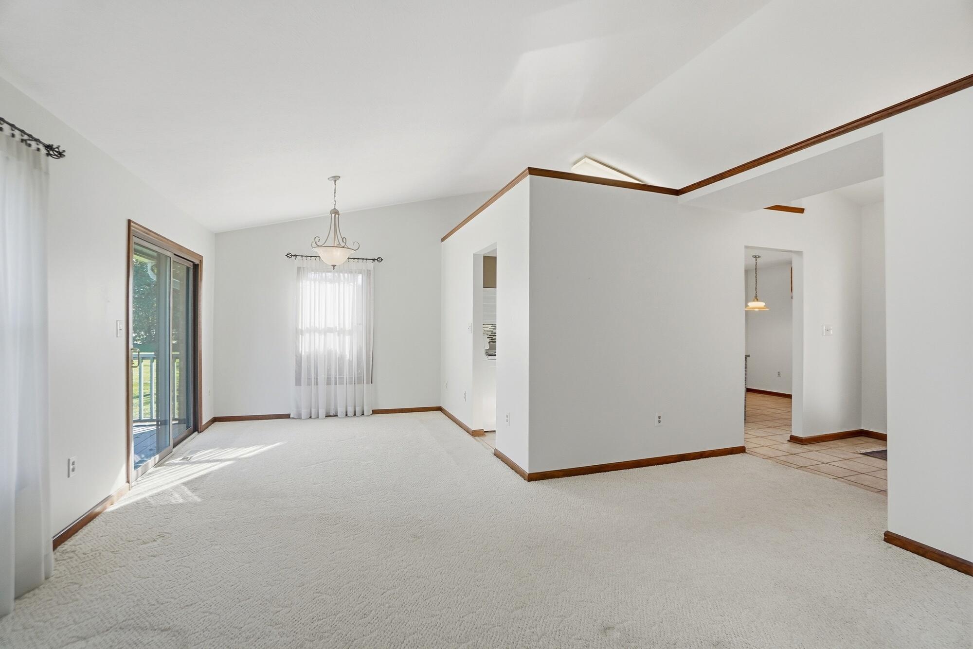 3112 Country Side Court, Springfield, Ohio 45503