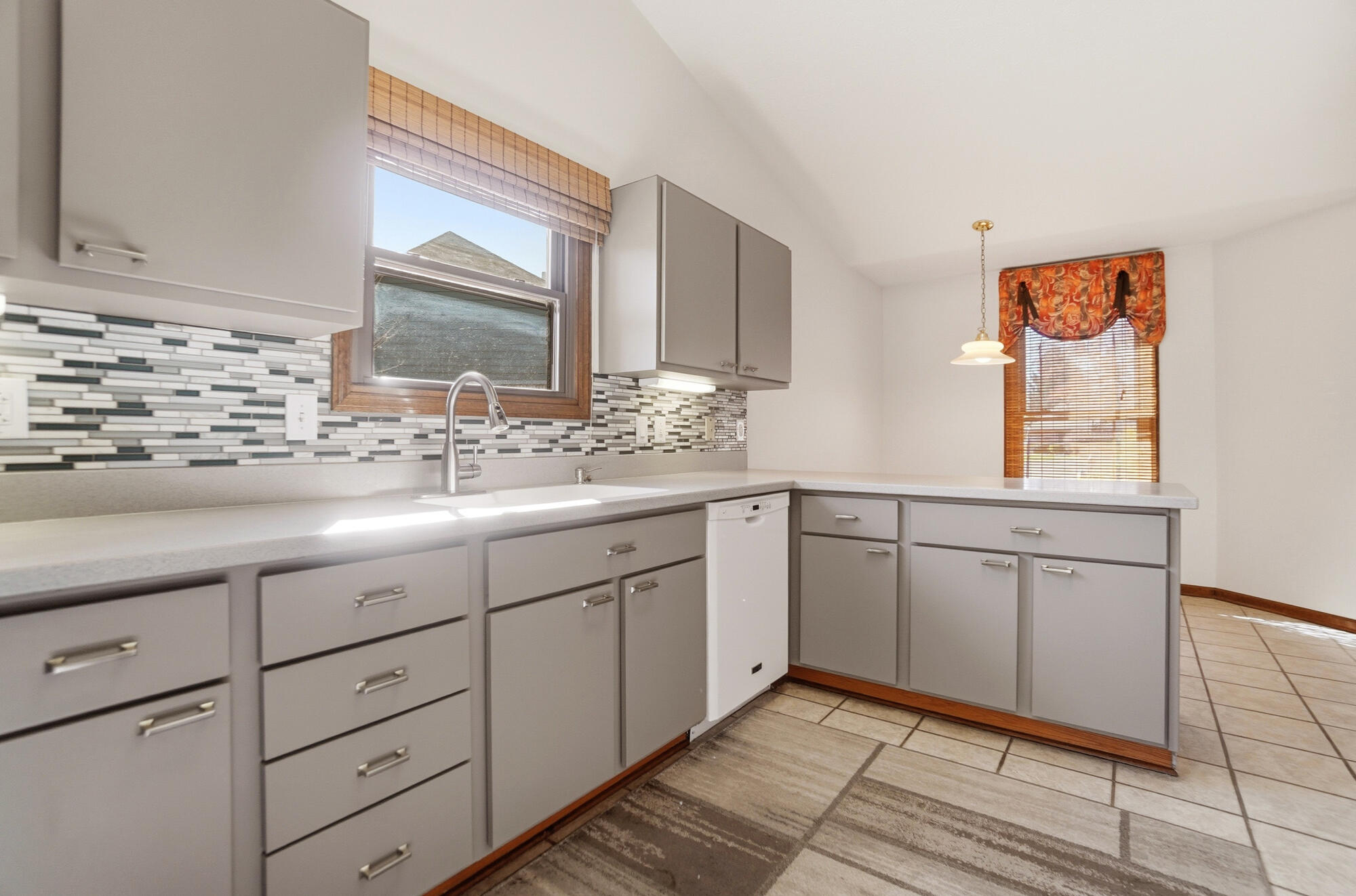 3112 Country Side Court, Springfield, Ohio 45503