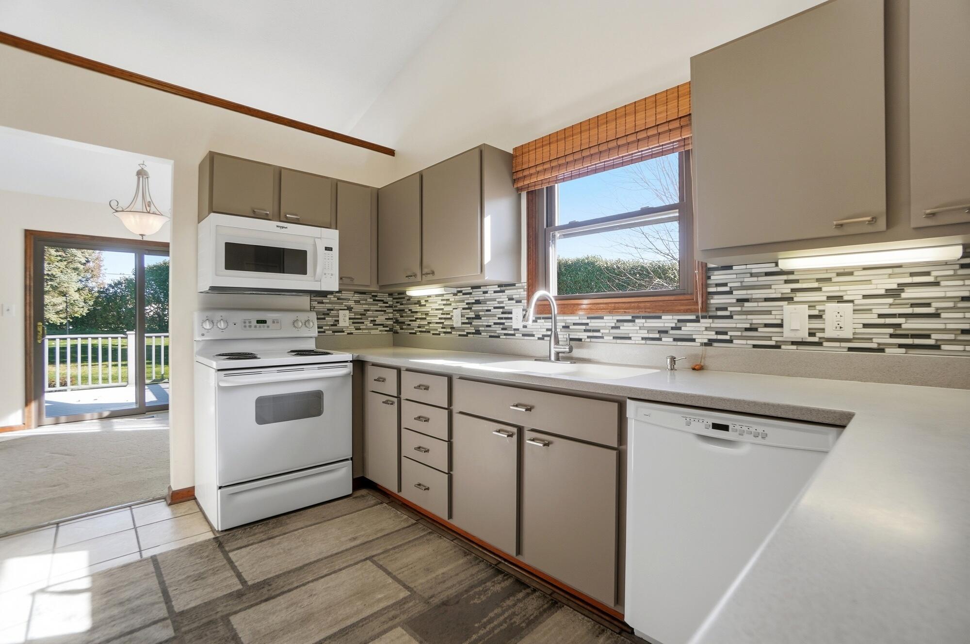 3112 Country Side Court, Springfield, Ohio 45503