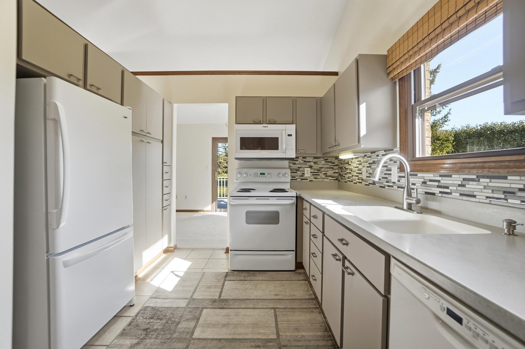 3112 Country Side Court, Springfield, Ohio 45503