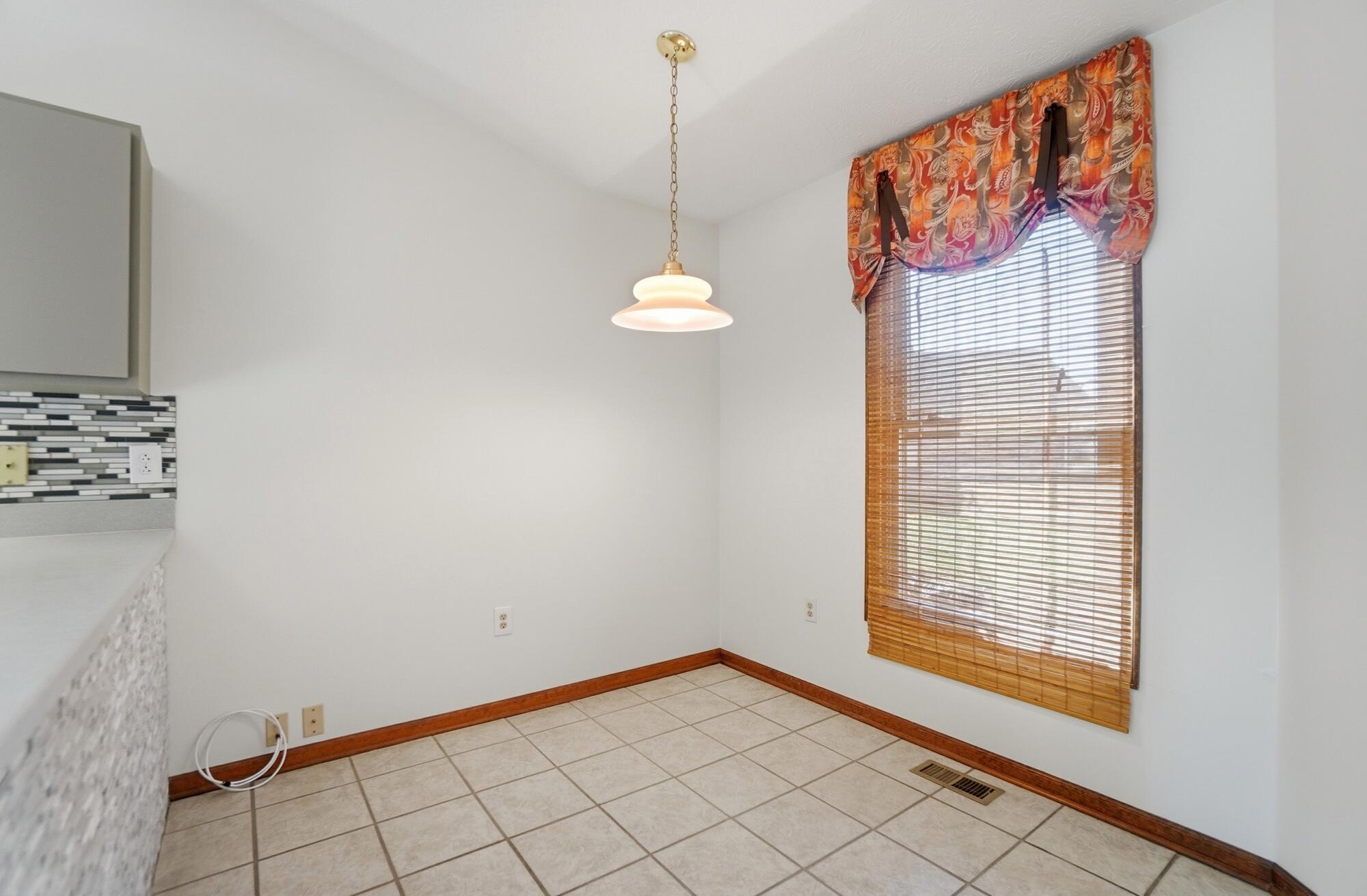 3112 Country Side Court, Springfield, Ohio 45503