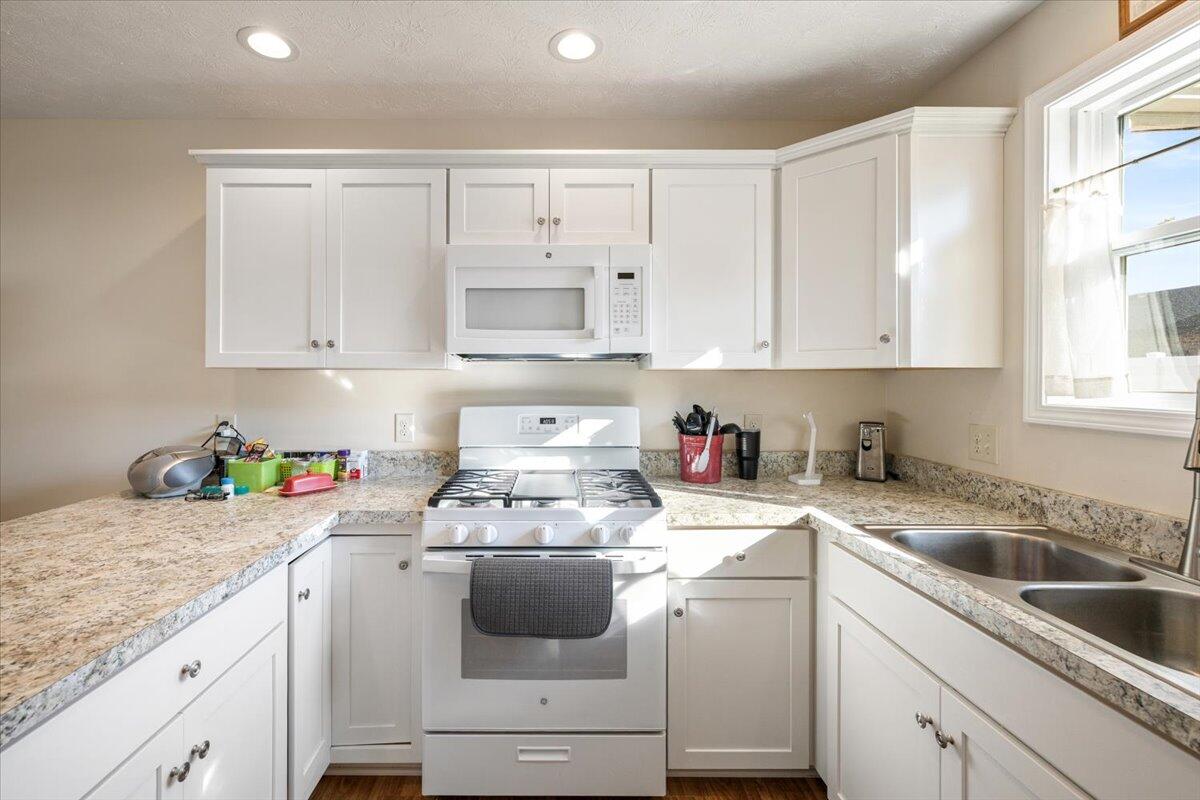 4737 Cottonville Road, Jamestown, Ohio 45335