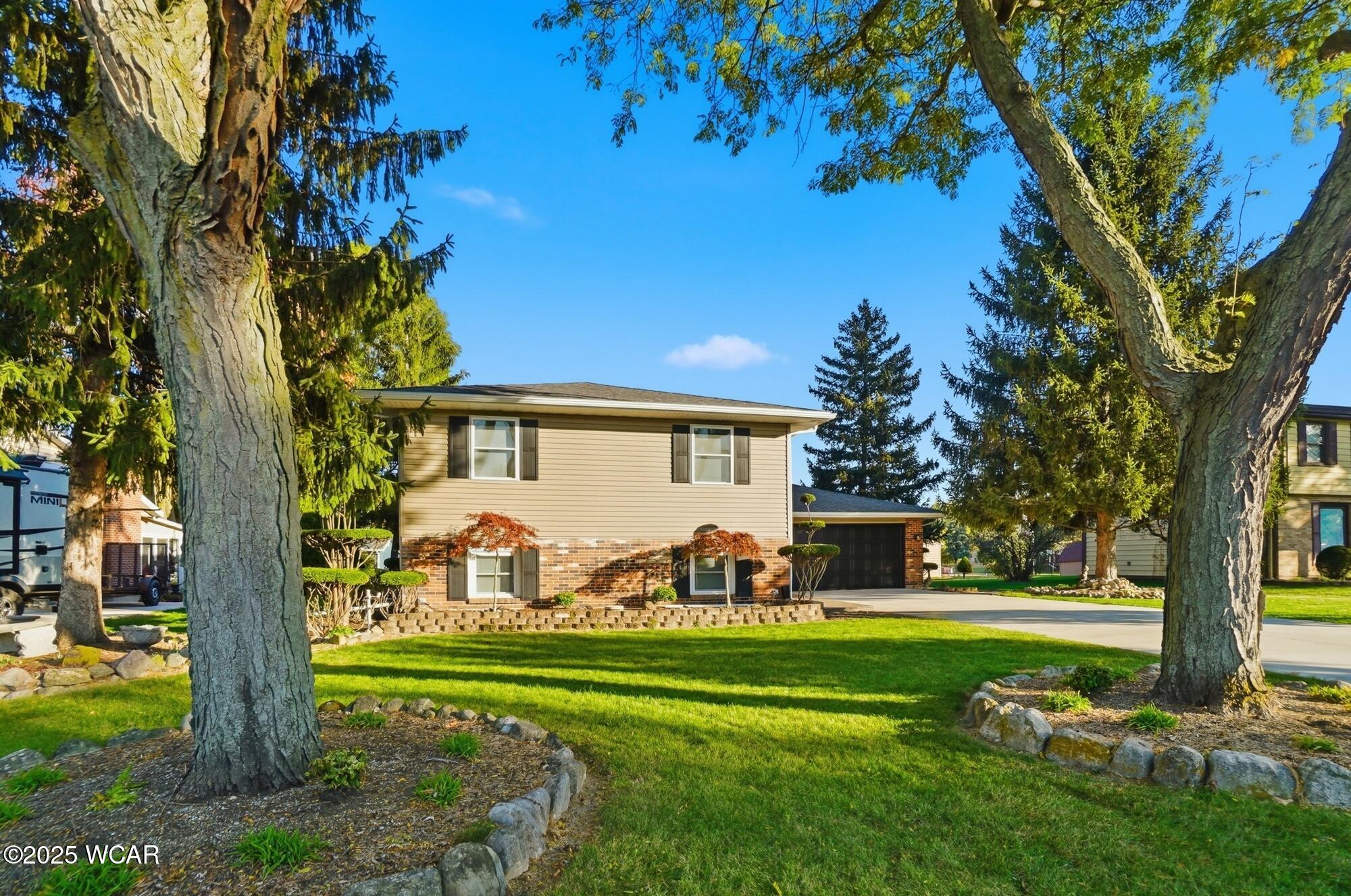 906 Aster Drive, Wapakoneta, Ohio