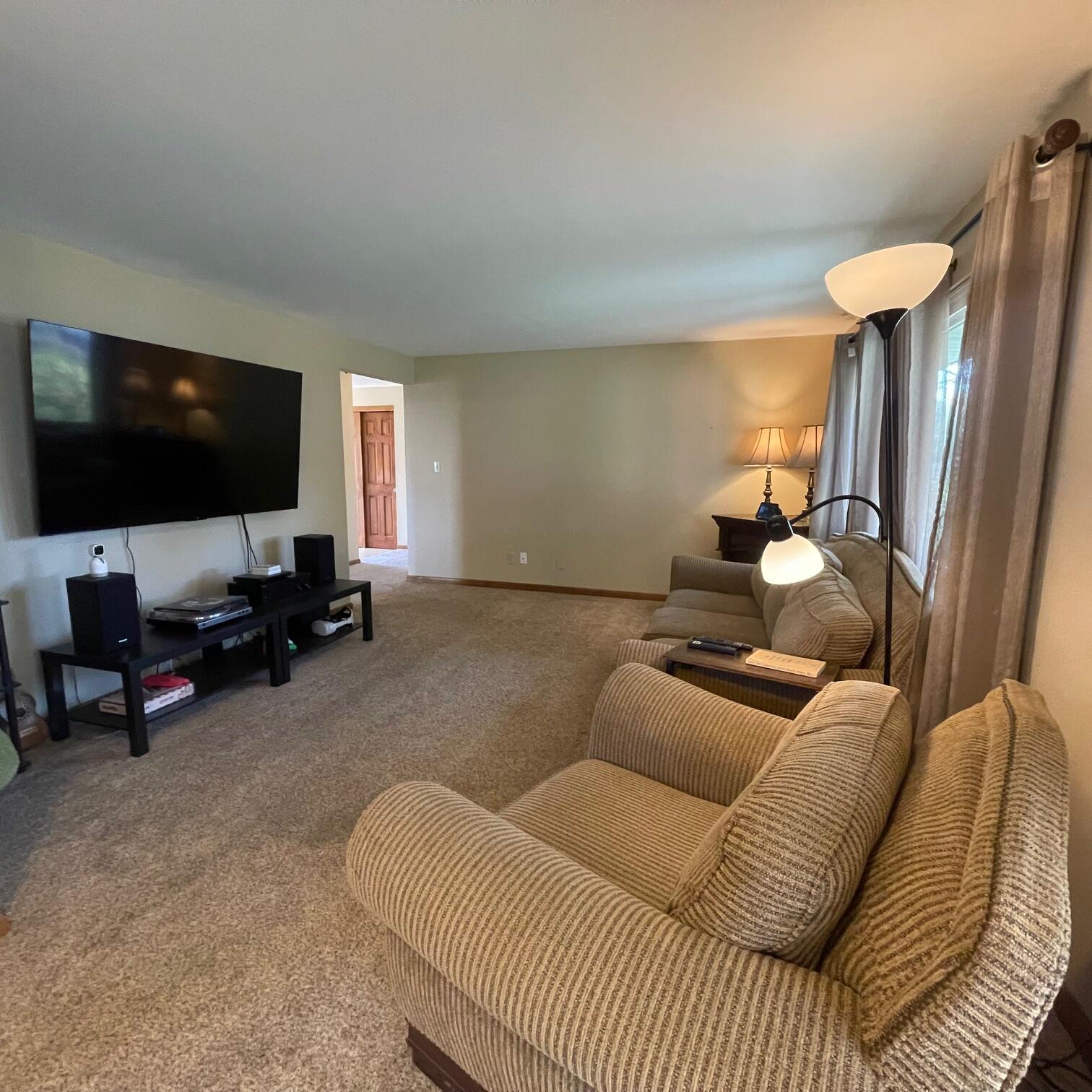 1027 Regan Lane, Springfield, Ohio 45503