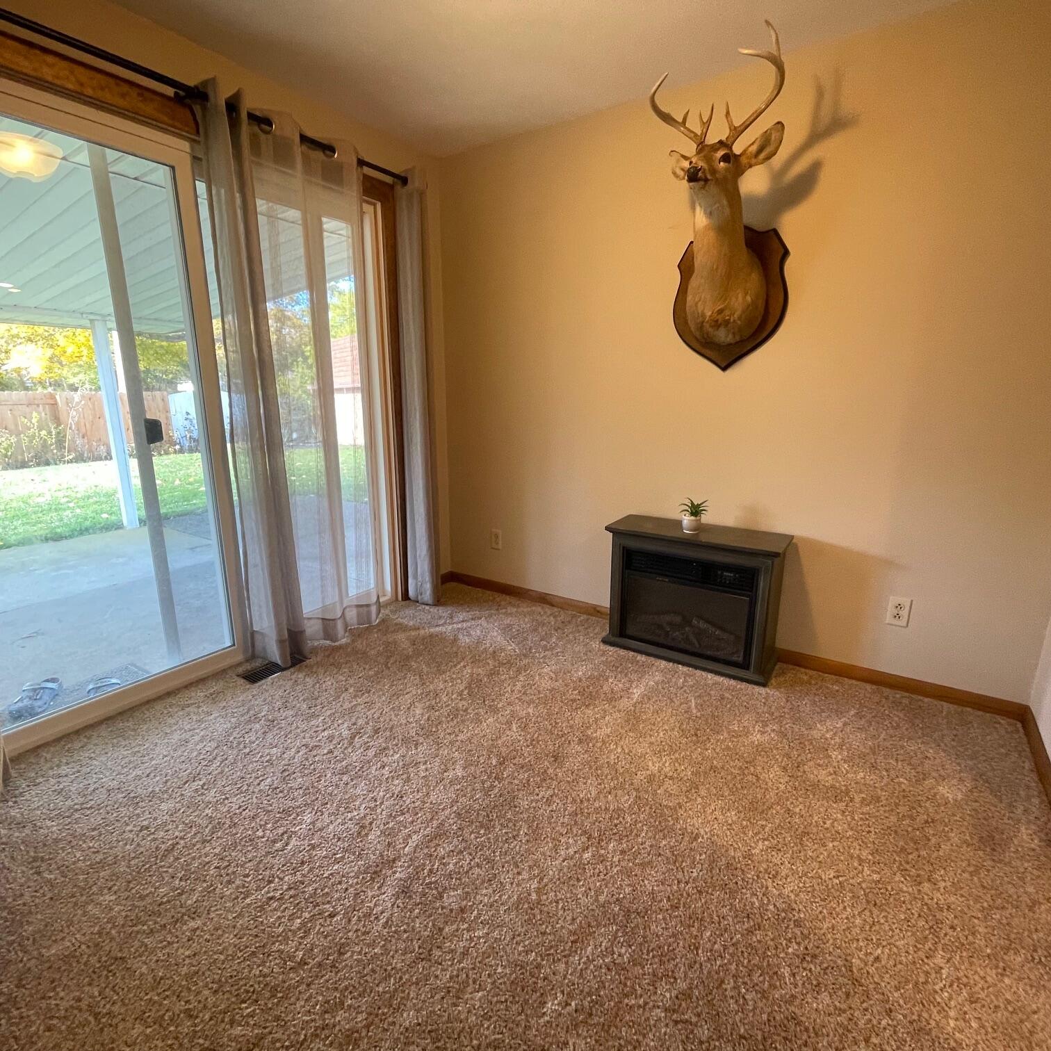 1027 Regan Lane, Springfield, Ohio 45503