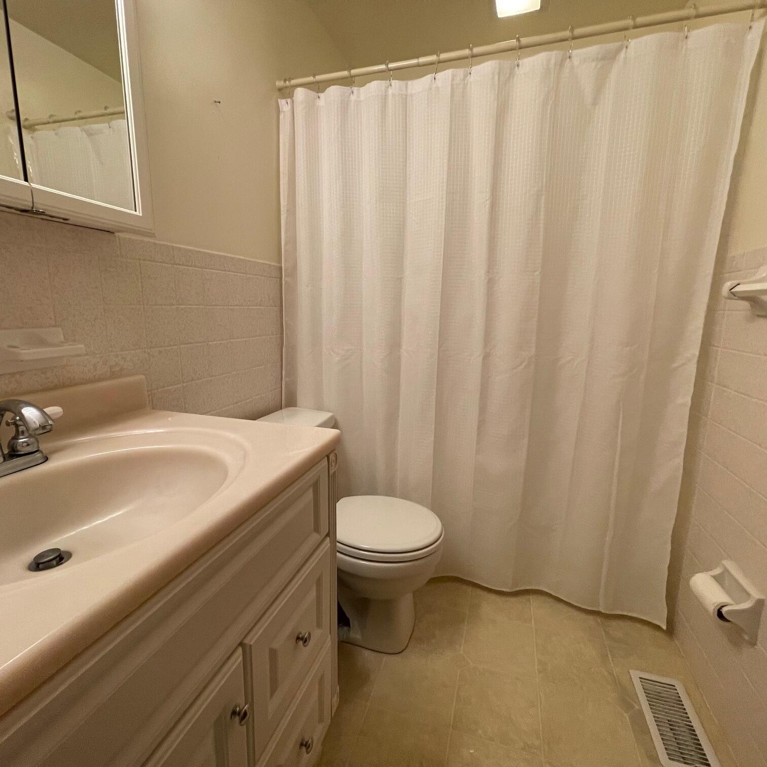 1027 Regan Lane, Springfield, Ohio 45503