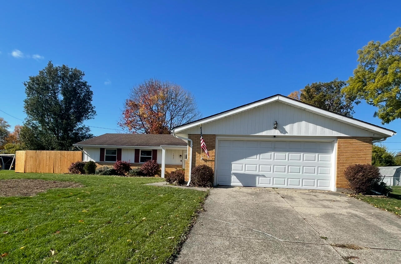1027 Regan Lane, Springfield, Ohio 45503