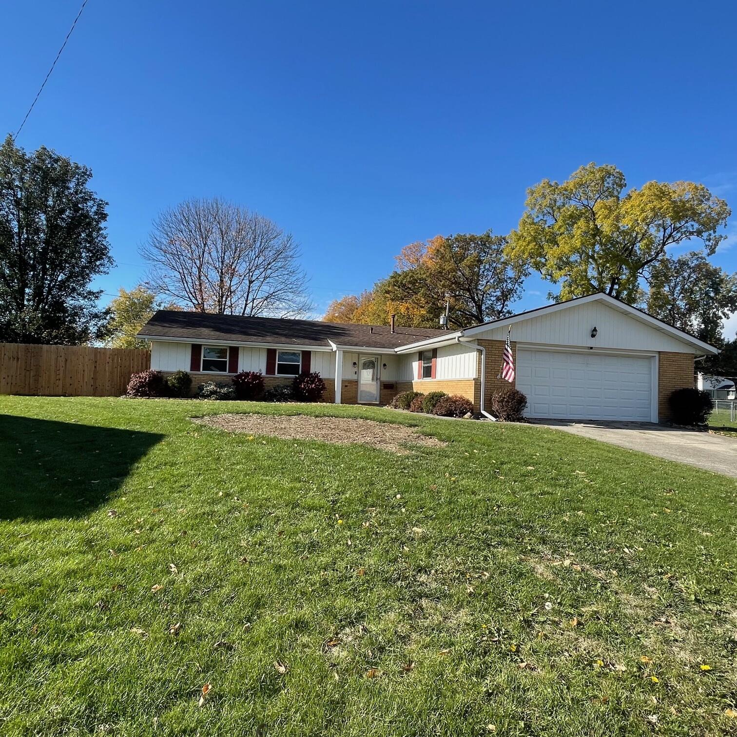 1027 Regan Lane, Springfield, Ohio 45503