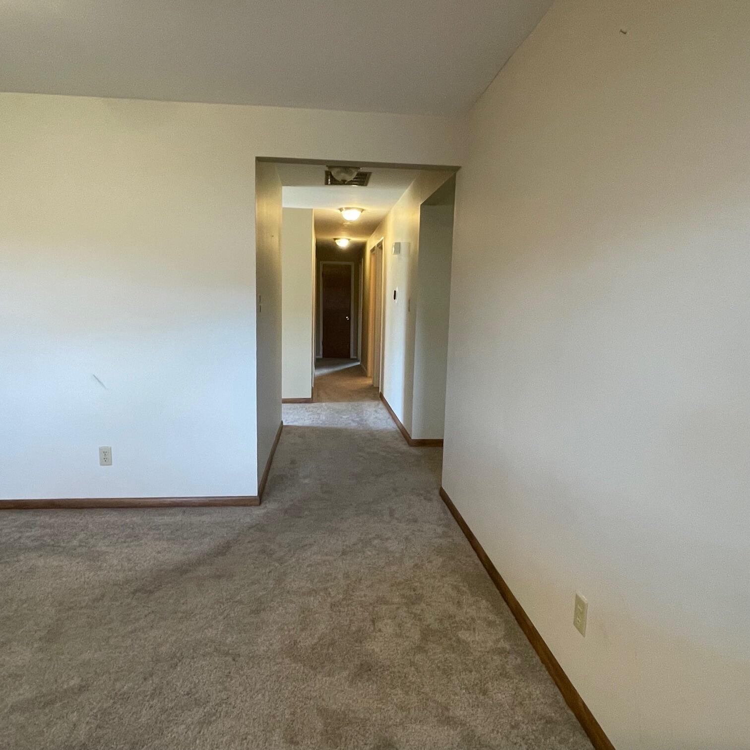 1027 Regan Lane, Springfield, Ohio 45503