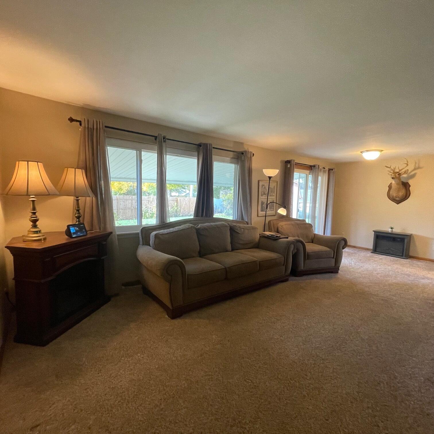 1027 Regan Lane, Springfield, Ohio 45503