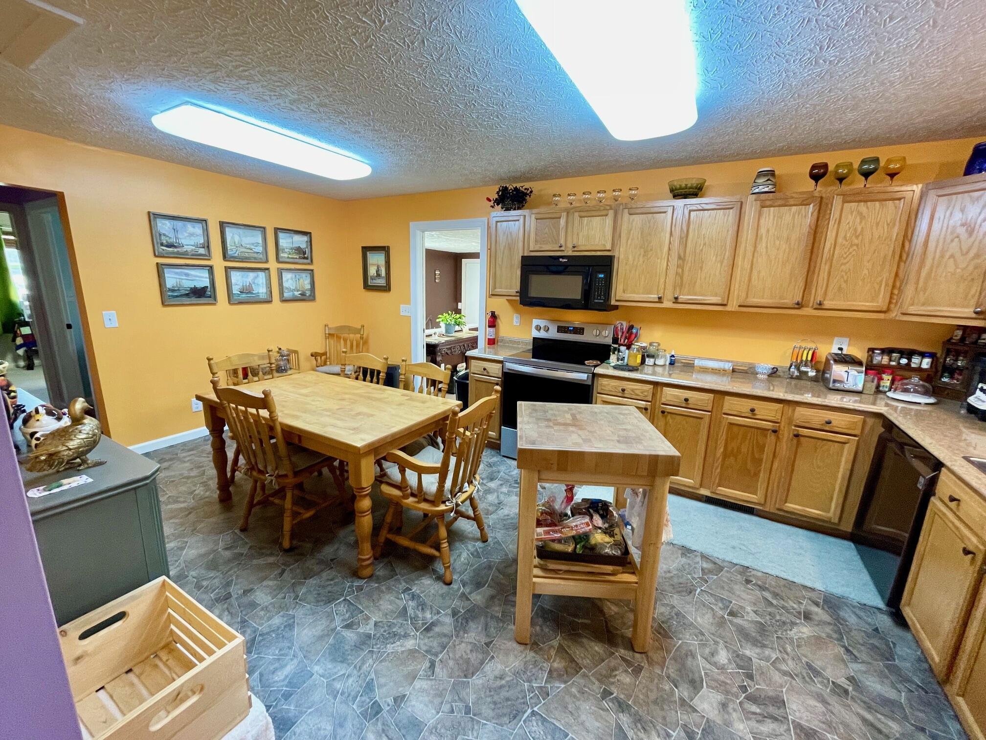 9021 Montgomery County Line Road, Englewood, Ohio 45322