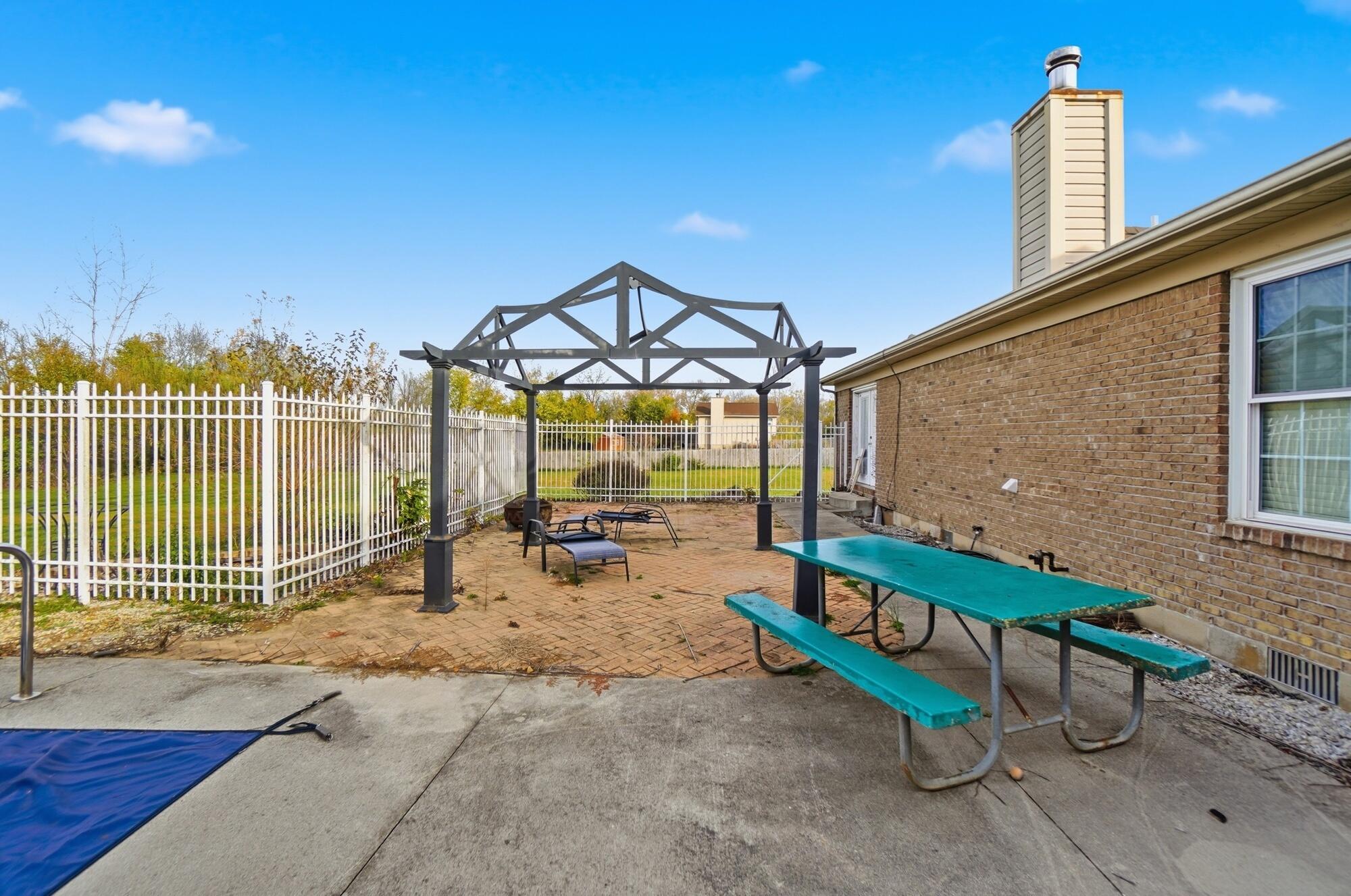 2033 Diamond Mill Road, Brookville, Ohio 45309