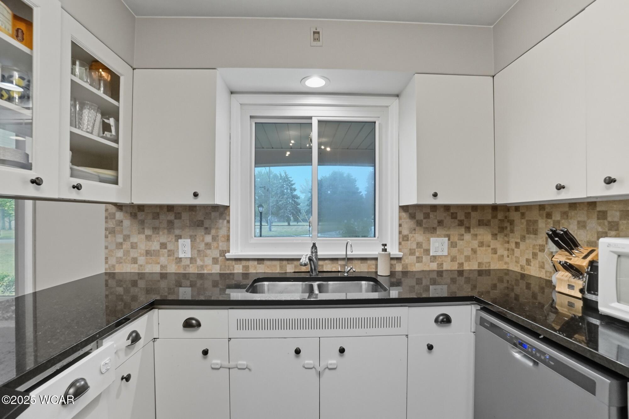 182 Sunset Drive, Bluffton, Ohio