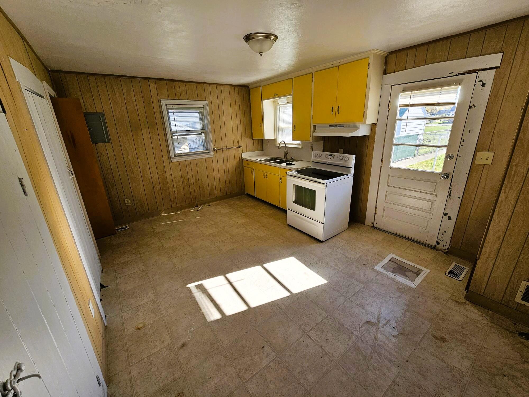 15 Walnut Street, Phillipsburg, Ohio 45354