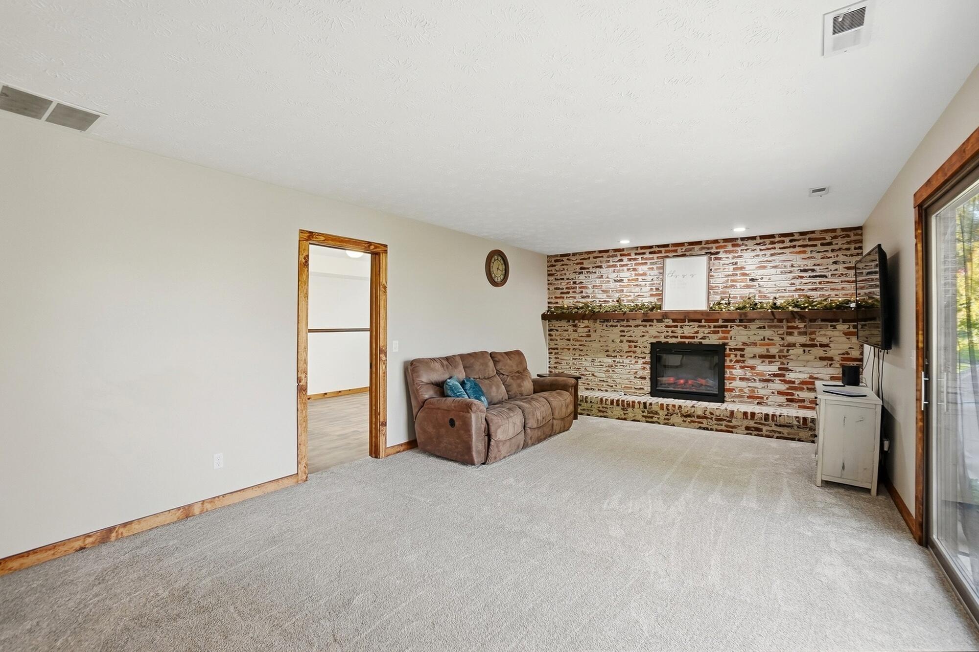 1525 Brookfield Lane, Troy, Ohio 45373