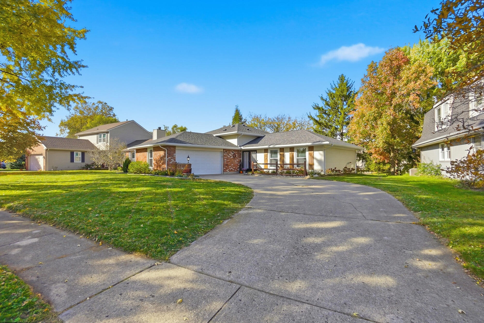 1525 Brookfield Lane, Troy, Ohio 45373