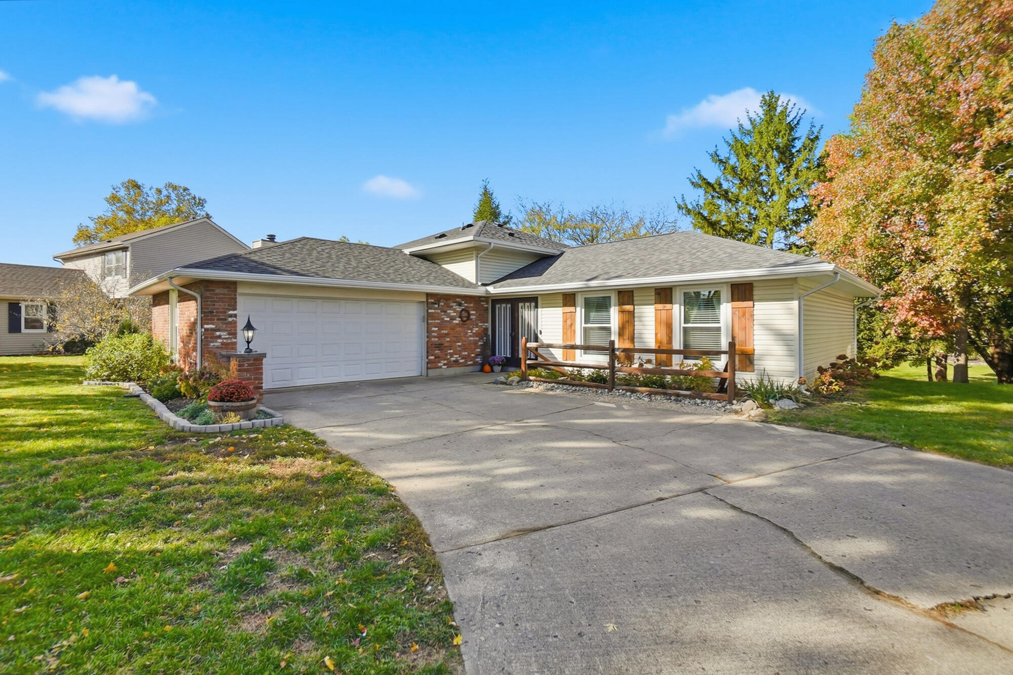 1525 Brookfield Lane, Troy, Ohio 45373